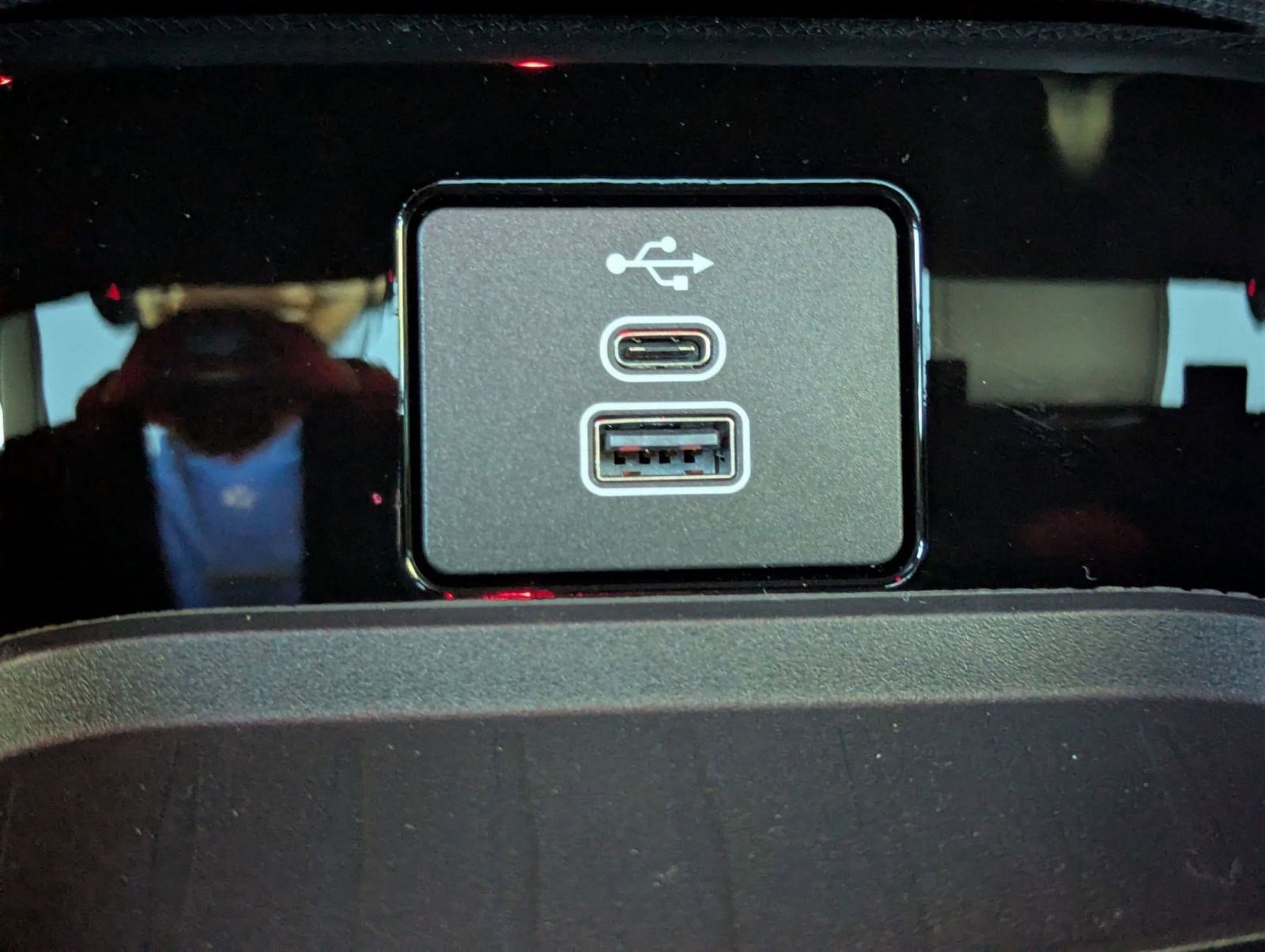 2025 Ford Mustang Mach-E GT - Photo 26