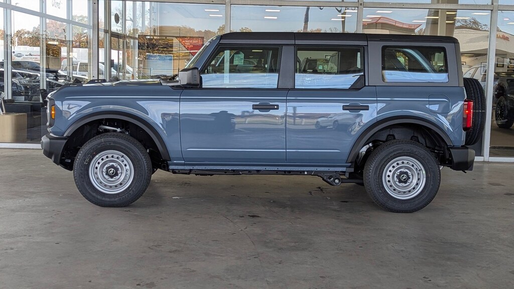 New 2025 Ford Bronco Base SUV