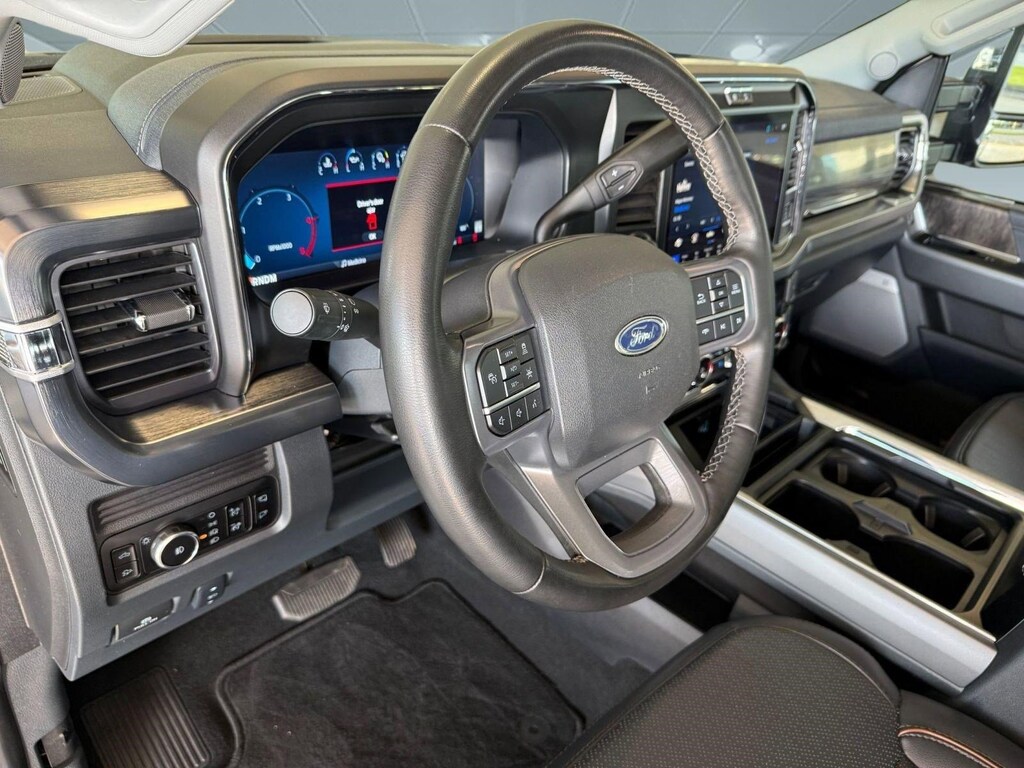 Certified 2025 Ford F-250 LARIAT Truck Crew Cab