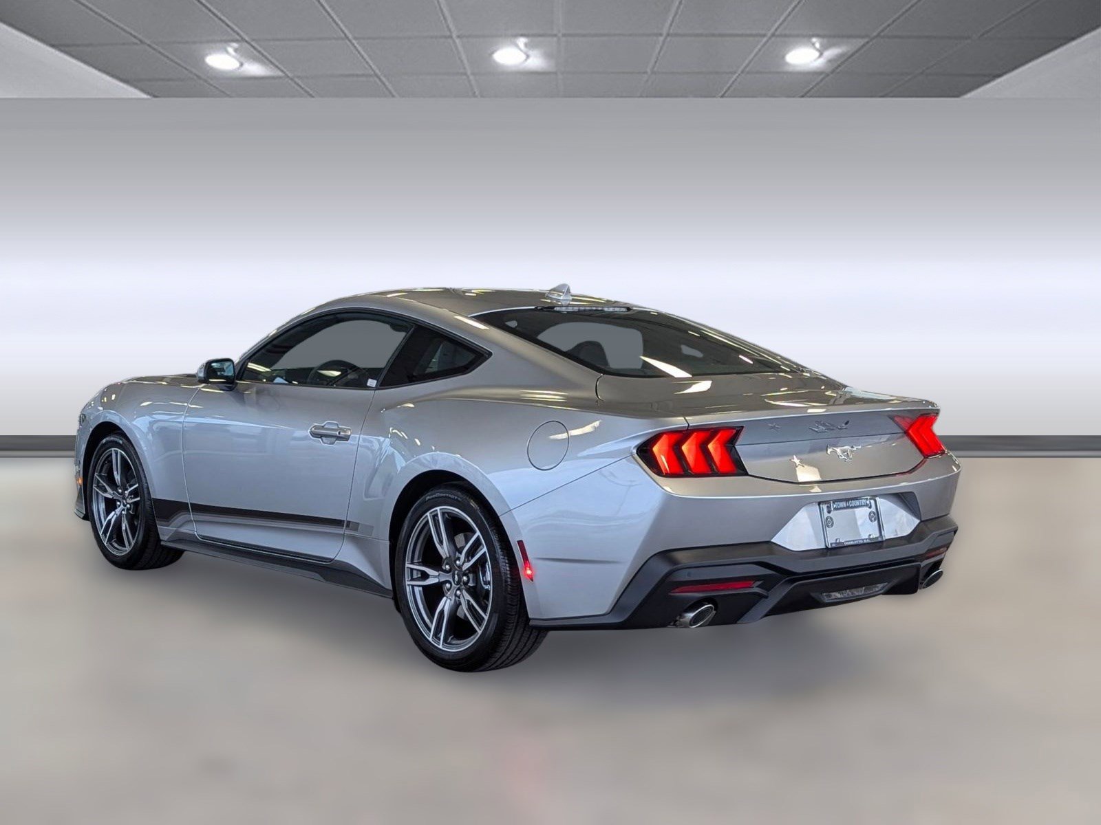 2025 Ford Mustang EcoBoost photo 3