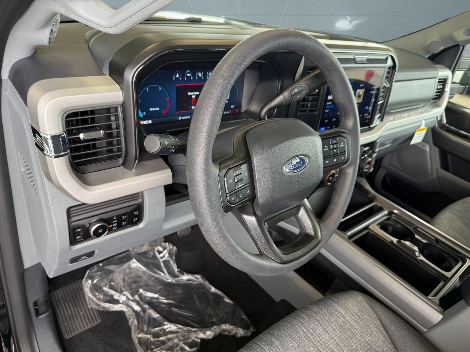 2026 Ford F-350 XLT Truck Crew Cab