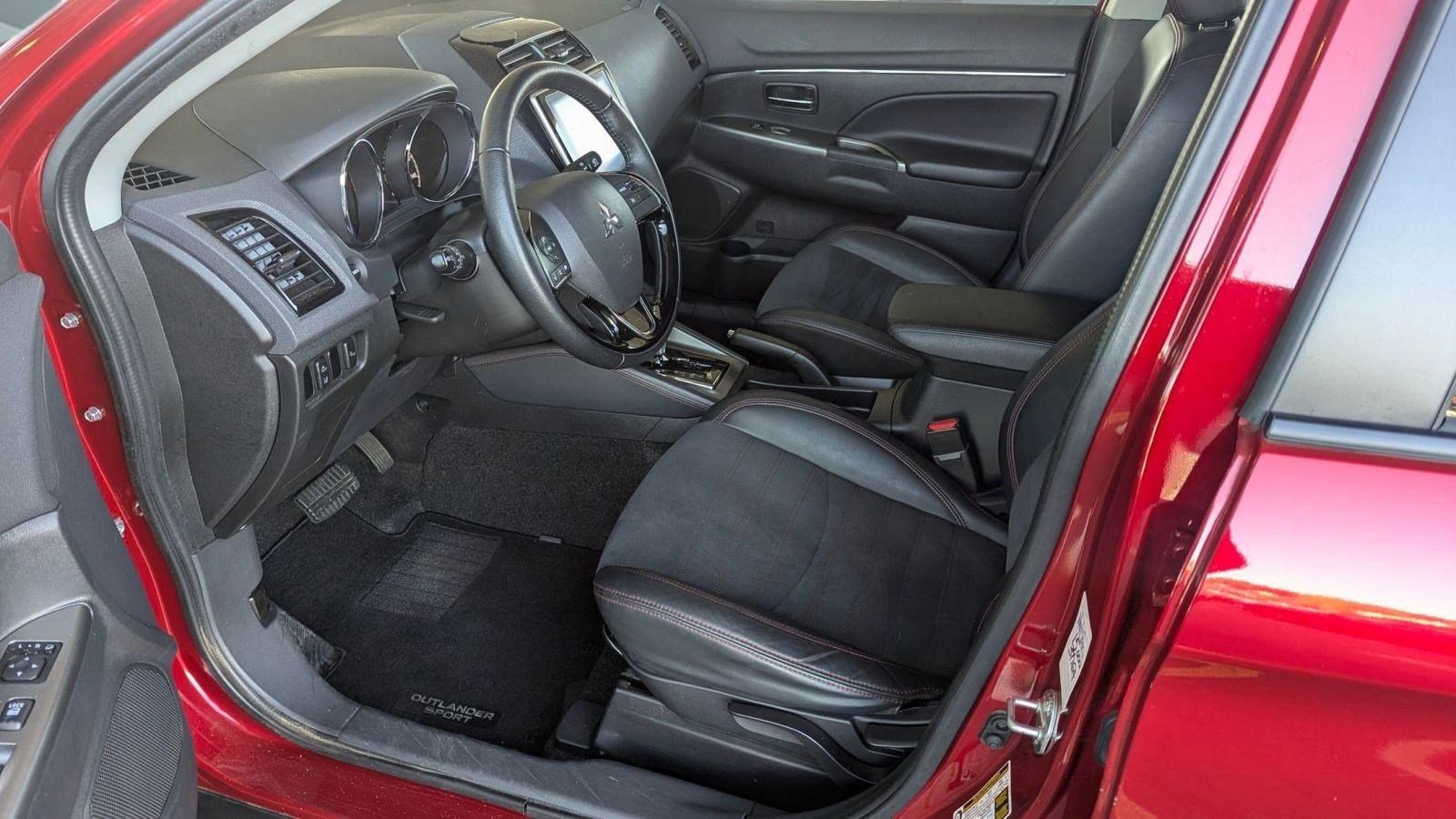 2022 Mitsubishi Outlander Sport ES photo 2