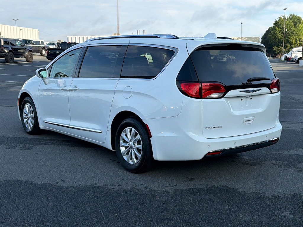 Certified 2018 Chrysler Pacifica Touring L Van