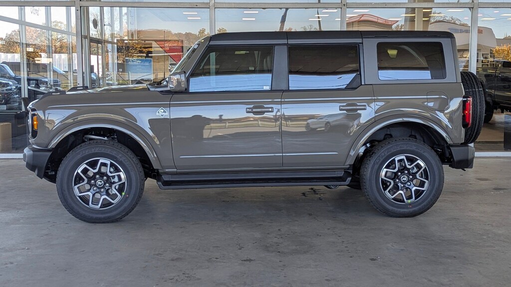 New 2025 Ford Bronco Outer Banks SUV