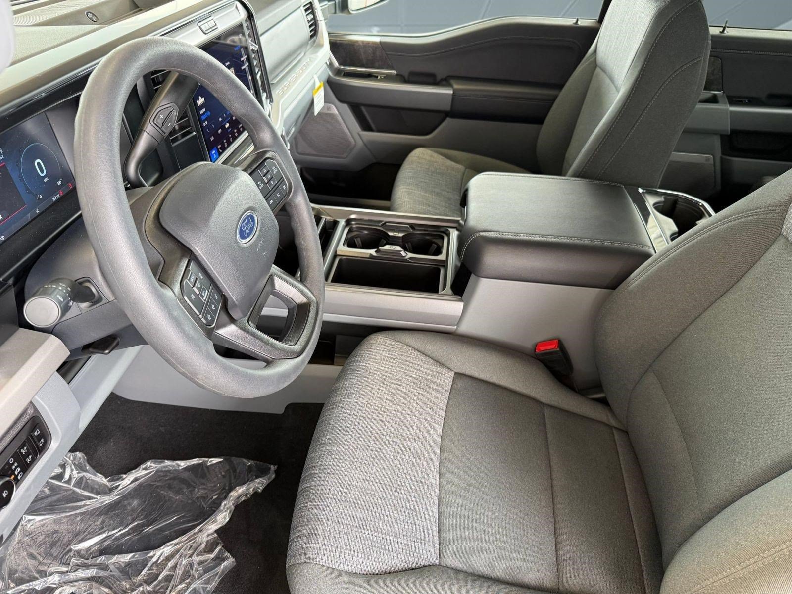2026 Ford F-350 XLT Truck Crew Cab