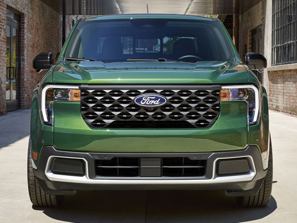 2025 Ford Maverick Front End
