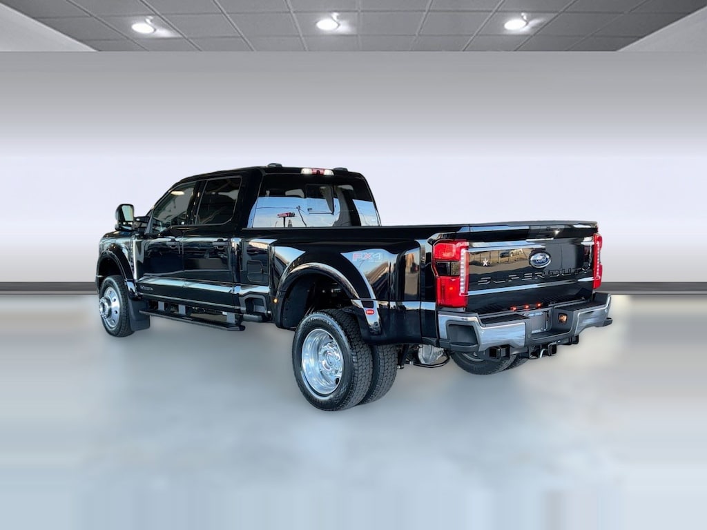 New 2026 Ford F-450 XLT Truck Crew Cab