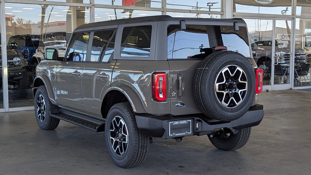New 2025 Ford Bronco Outer Banks SUV