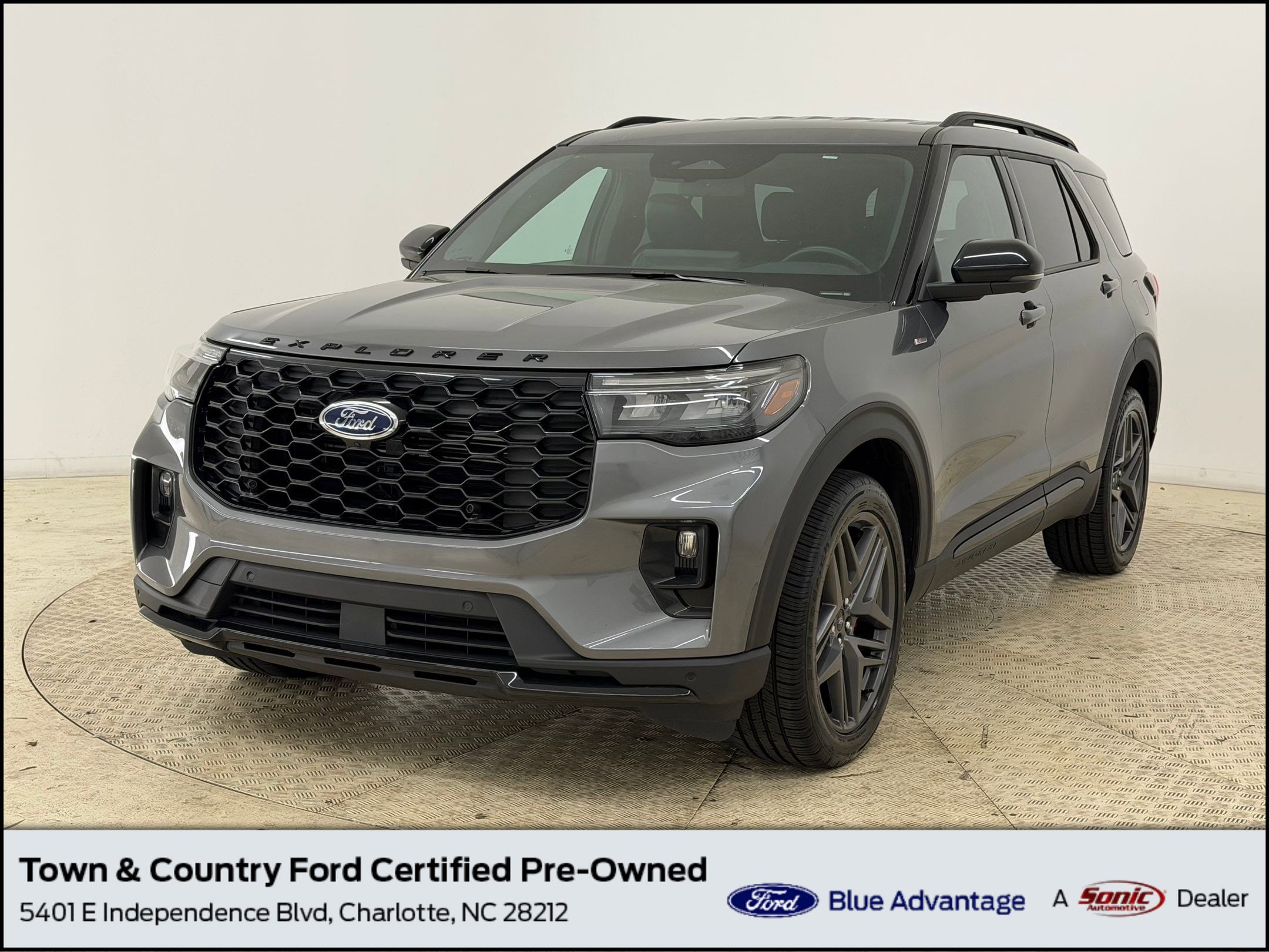 2025 Ford Explorer ST-LINE 4WD (PL535)'s photo