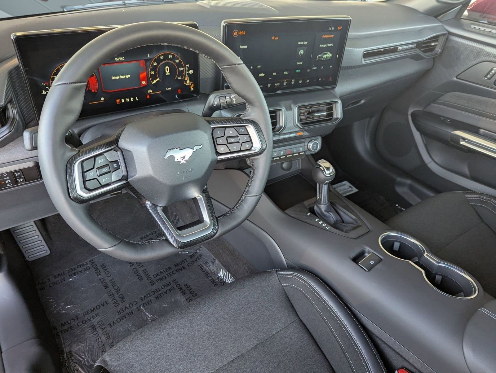 2025 Ford Mustang EcoBoost photo 4