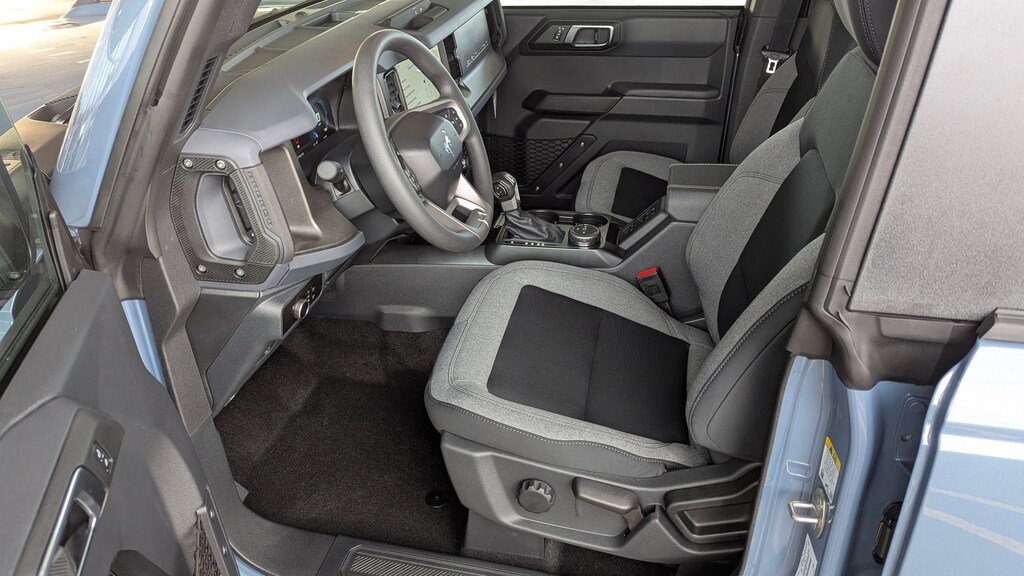 New 2025 Ford Bronco Base SUV