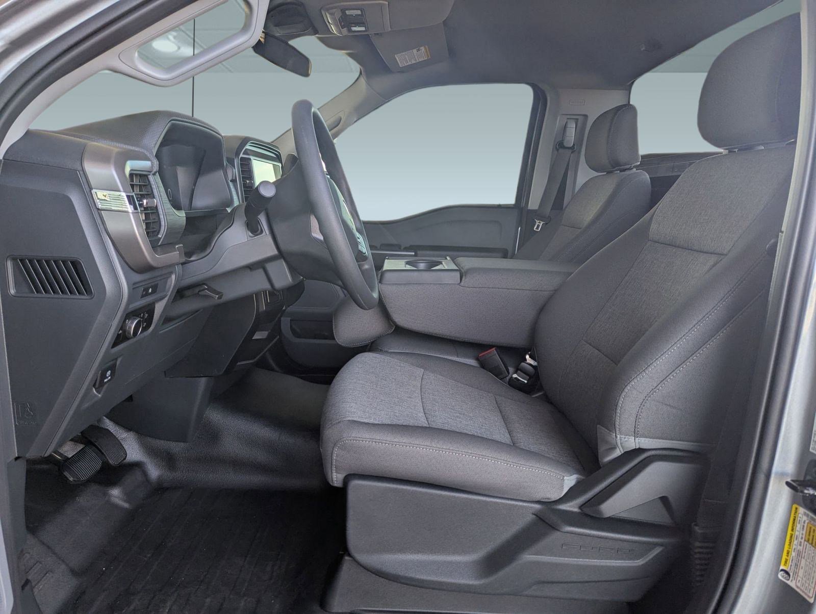 2025 Ford F-150 XL photo 3