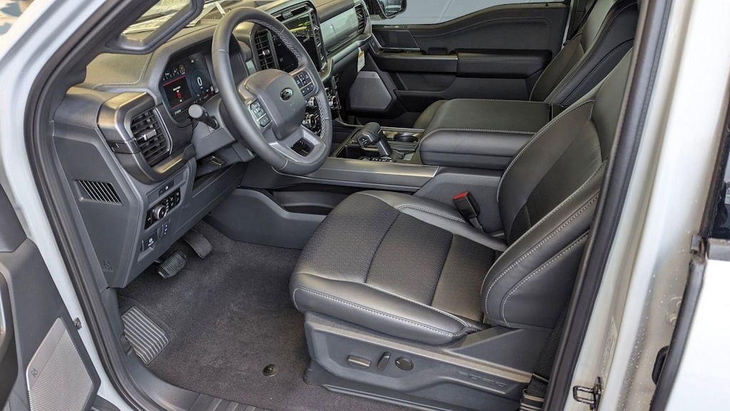 New 2025 Ford F-150 LARIAT Truck SuperCrew Cab