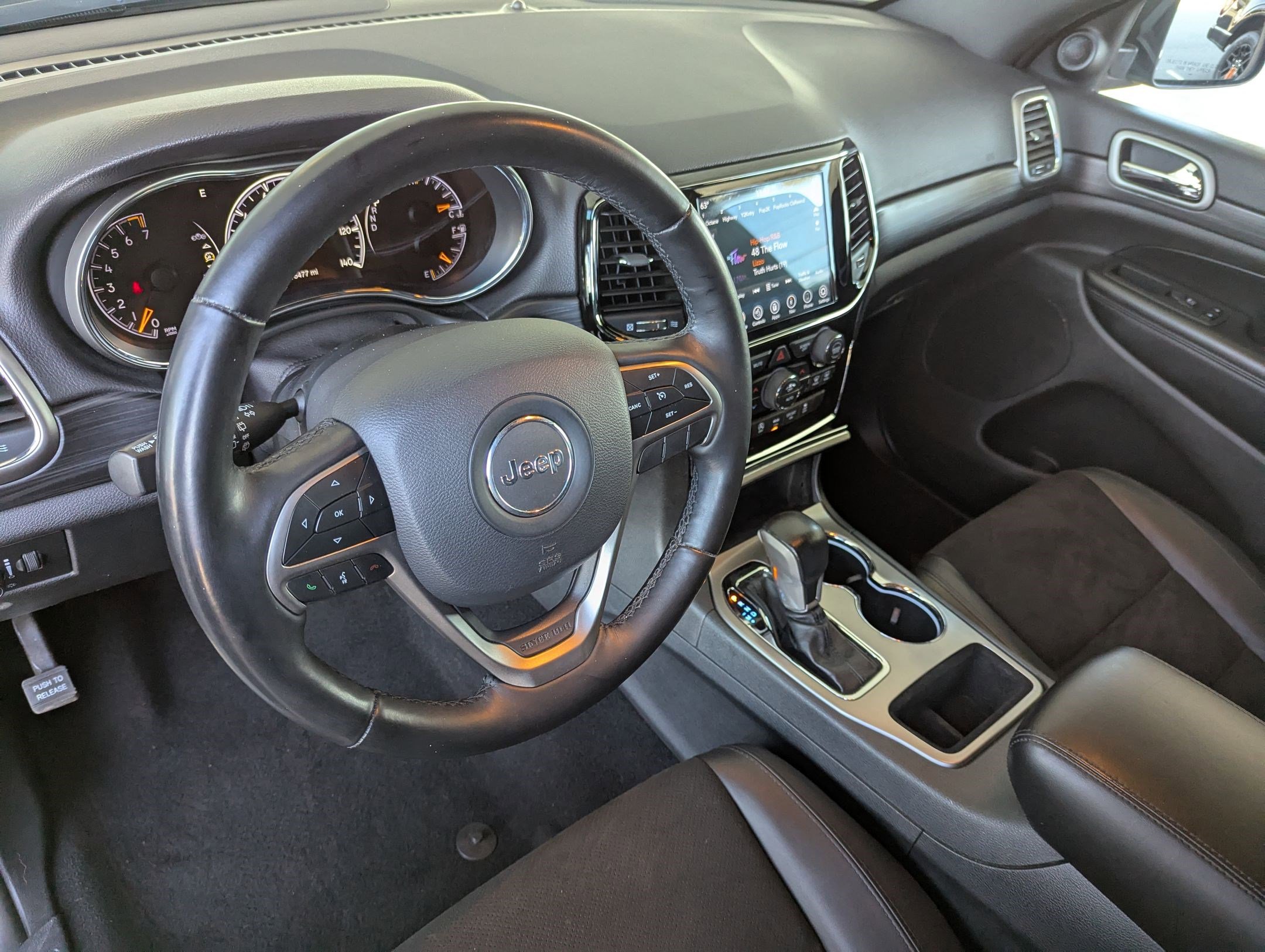 2020 Jeep Grand Cherokee Altitude photo 2