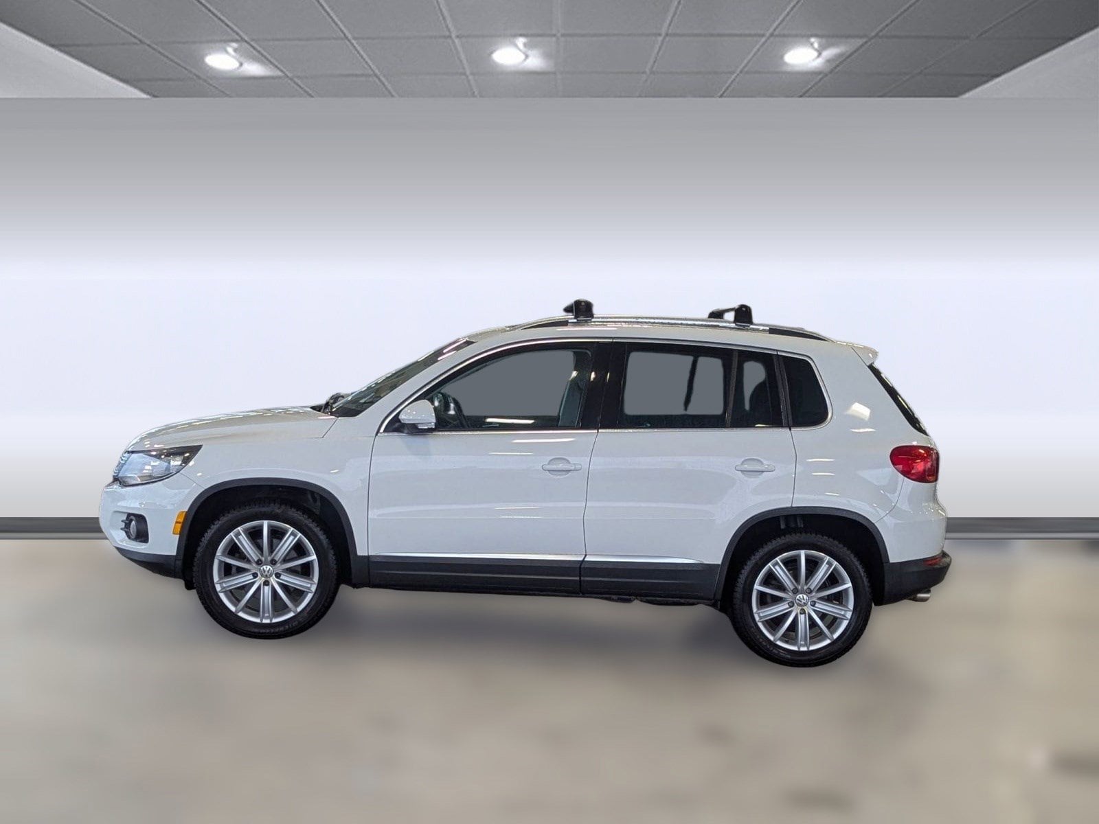 Used 2016 Volkswagen Tiguan SE with VIN WVGAV7AX9GW613800 for sale in Charlotte, NC