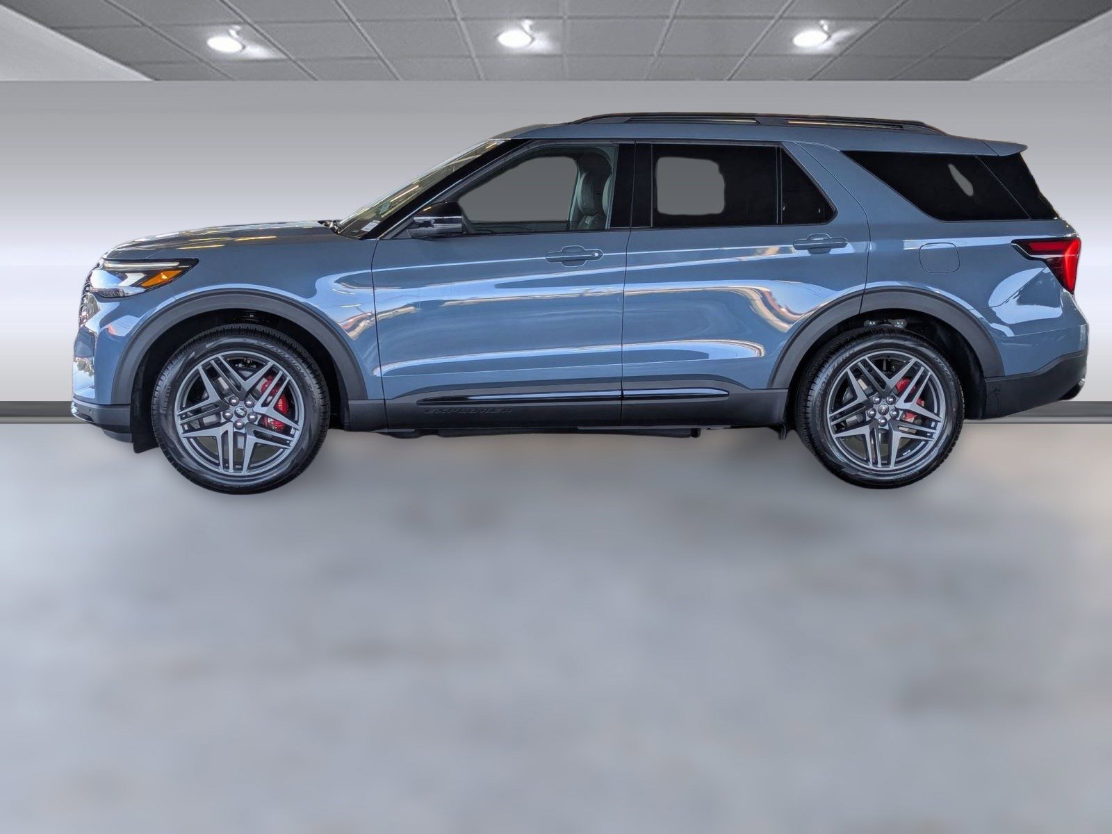 2025 Ford Explorer ST photo 2