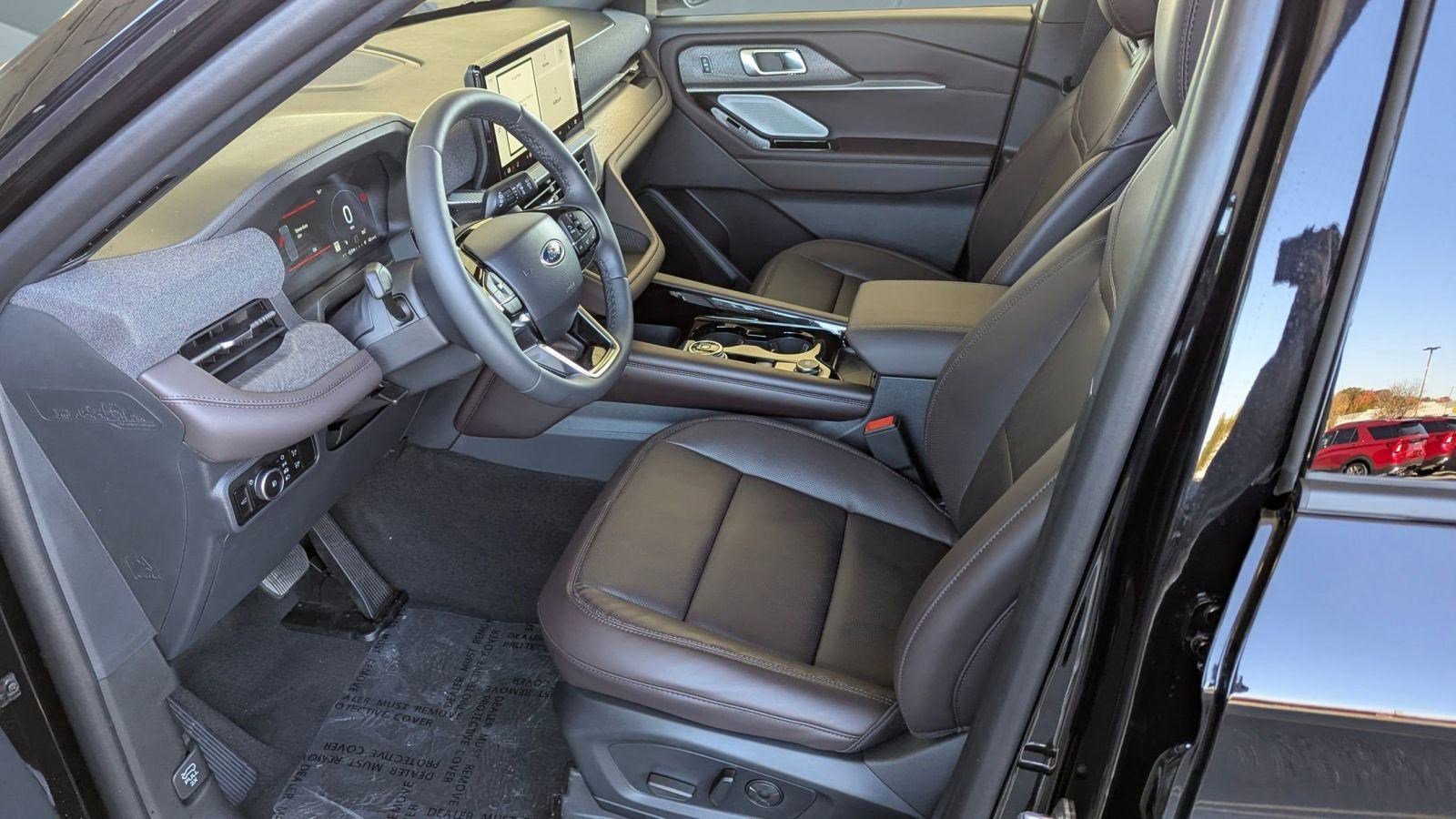 2026 Ford Explorer Platinum photo 4