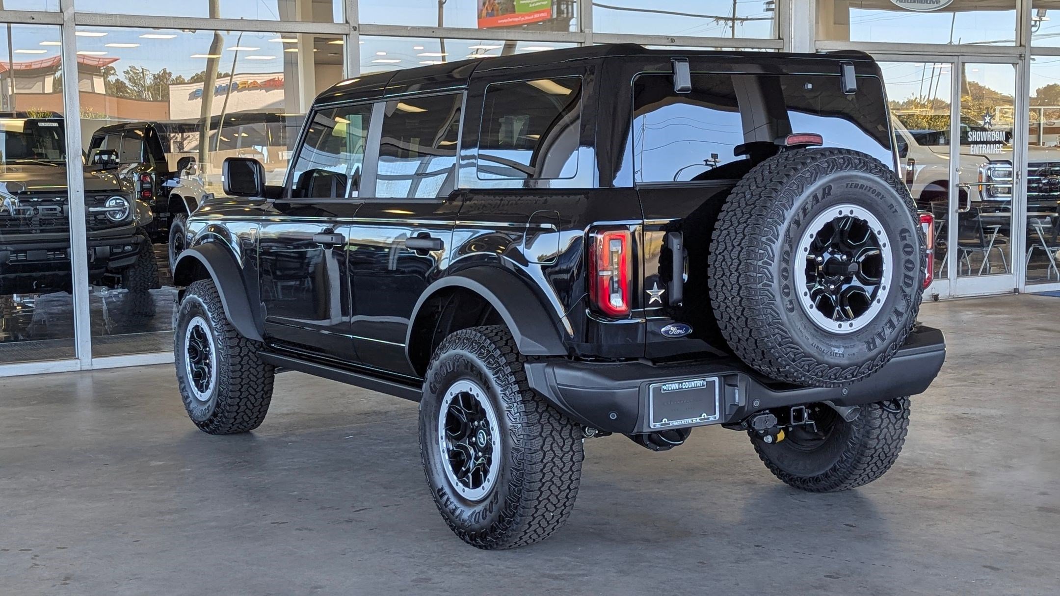 2025 Ford Bronco Badlands photo 3