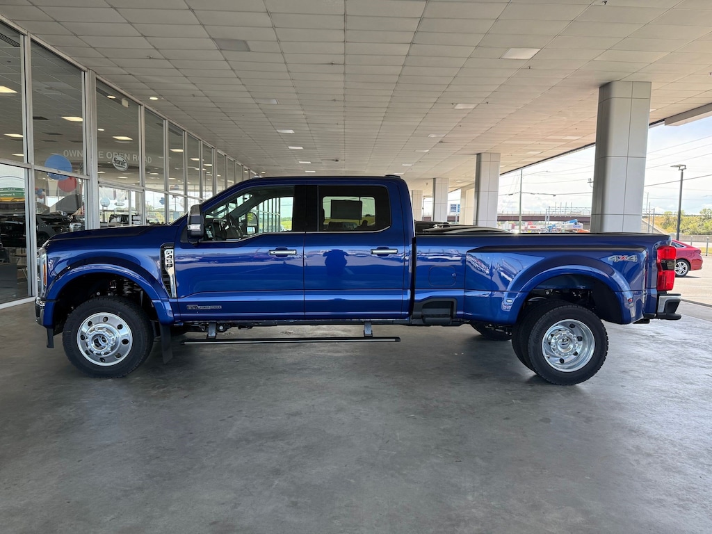 New 2026 Ford F-450 LARIAT Truck Crew Cab