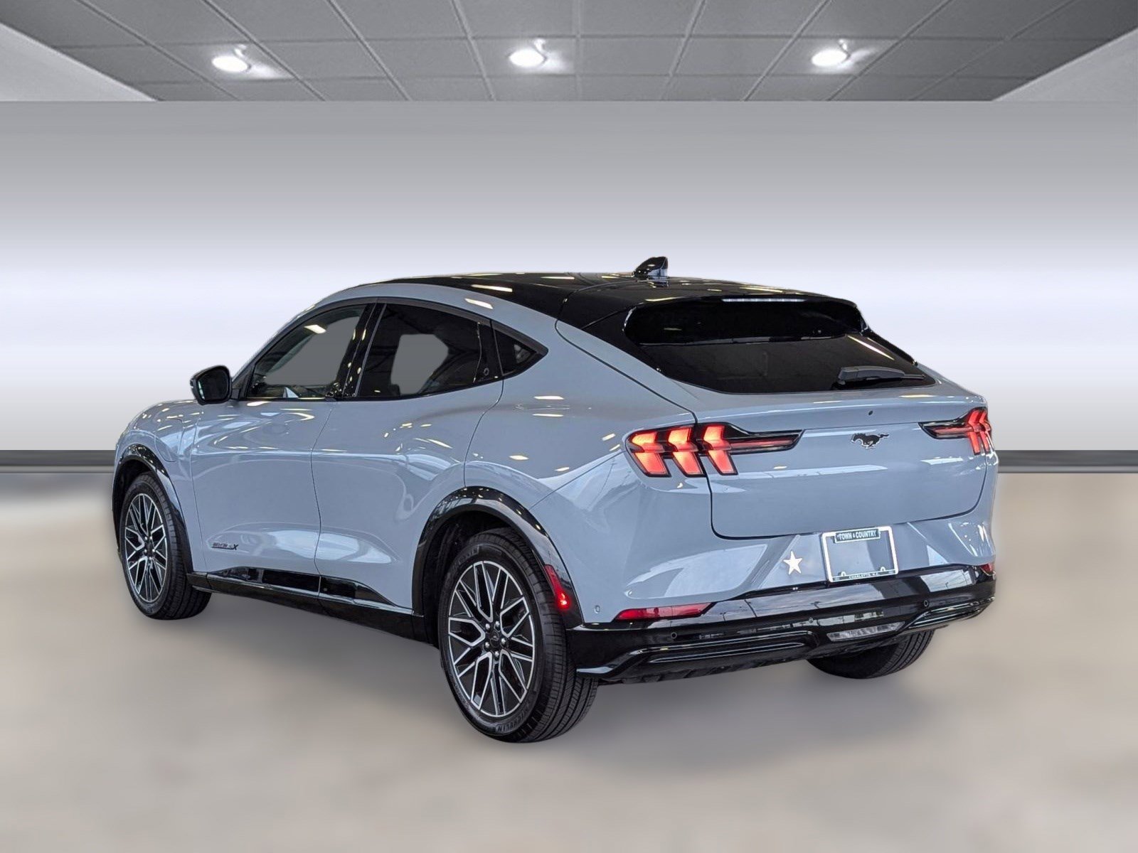 2024 Ford Mustang Mach-E Premium photo 3