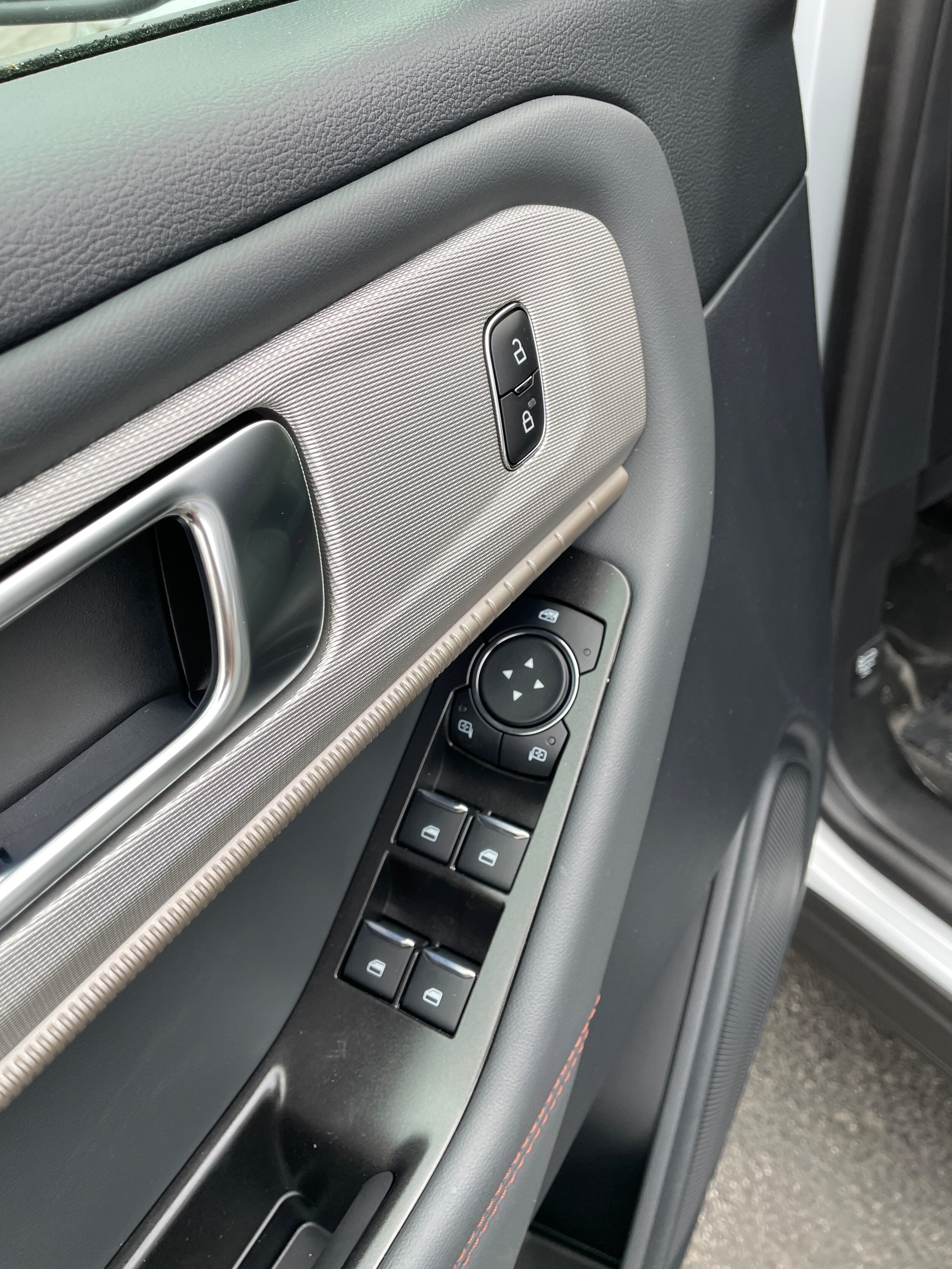 2026 Ford Explorer Active - 9