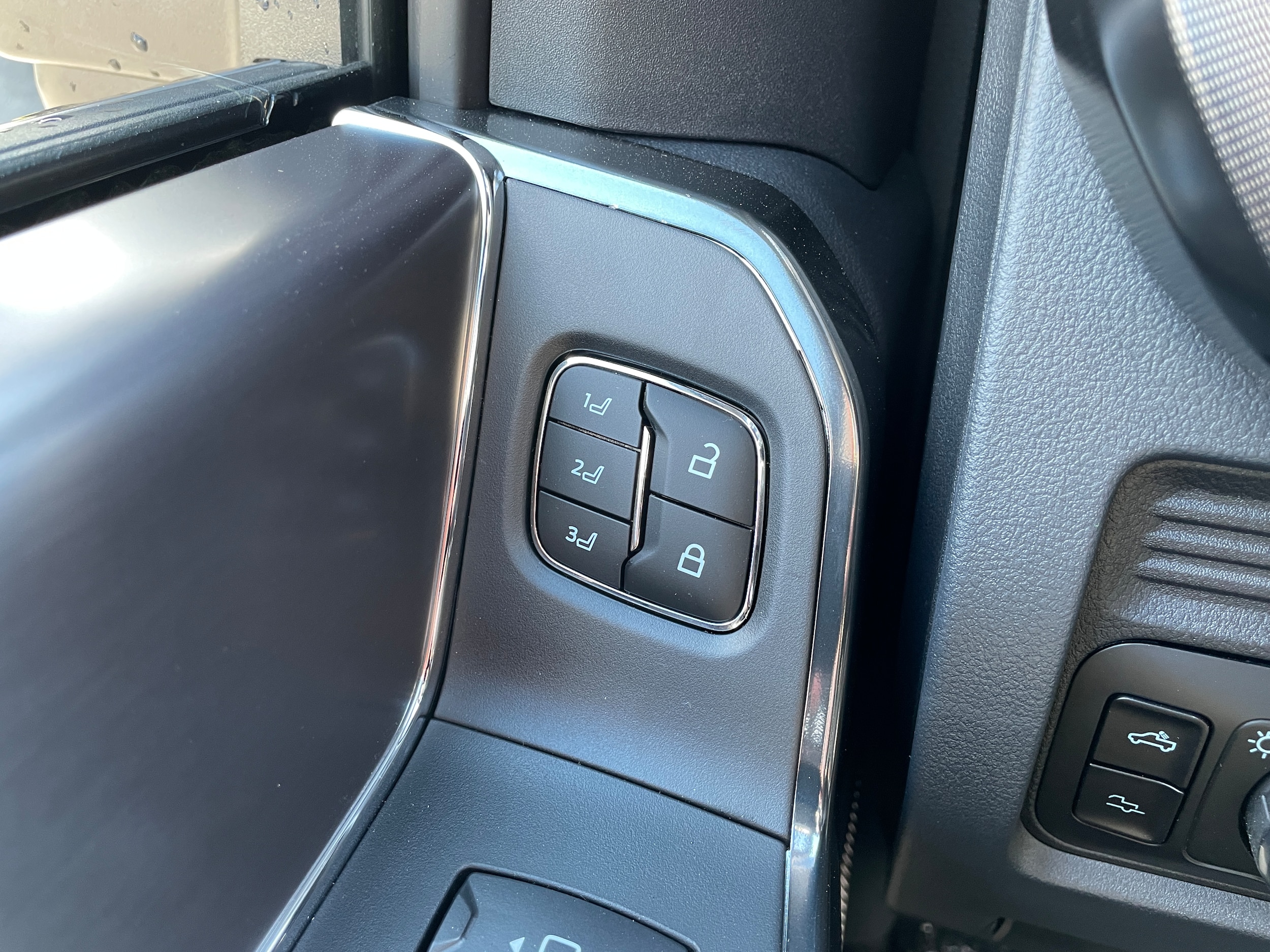2027 Ford F-250 Pickup photo 20 of 43