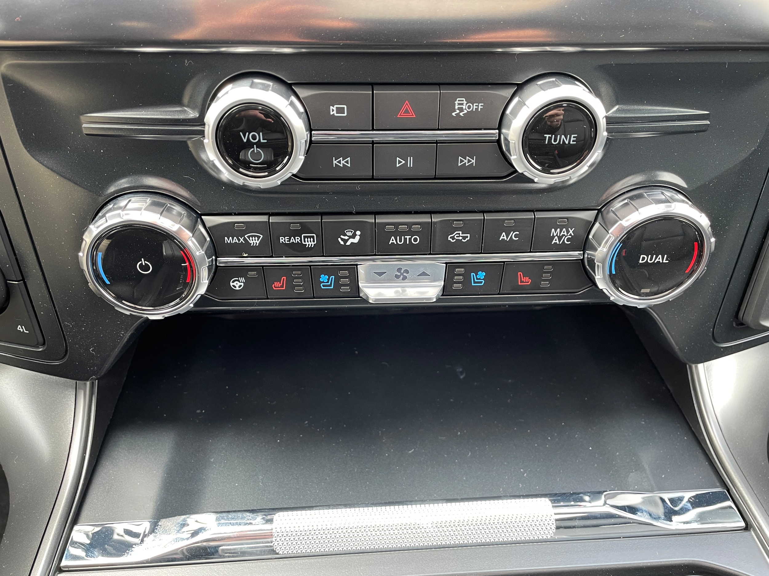 2026 Ford F-150 Lariat Iconic Silver Metallic at Washington Ford