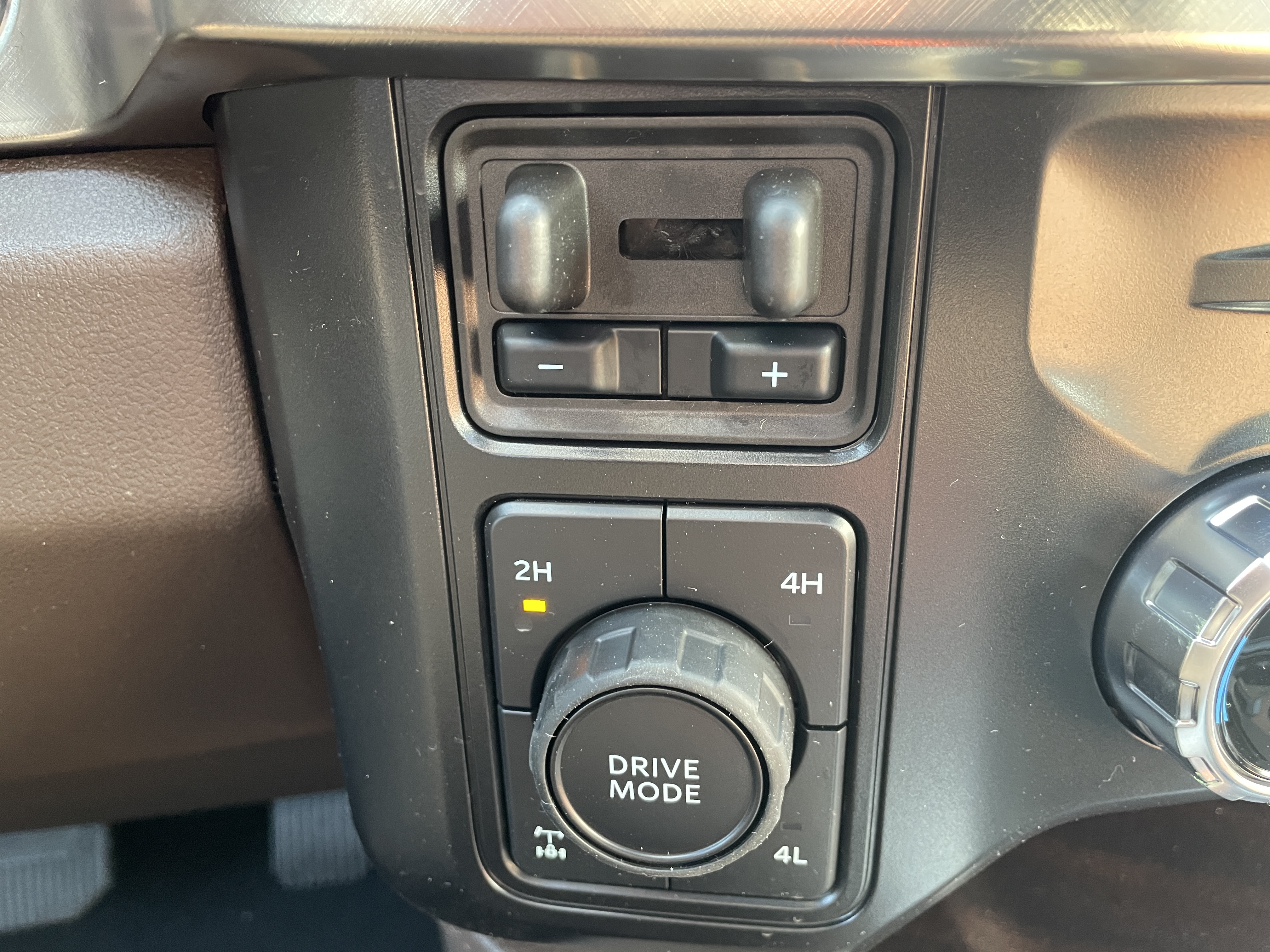 2027 Ford F-350 Pickup photo 24 of 38