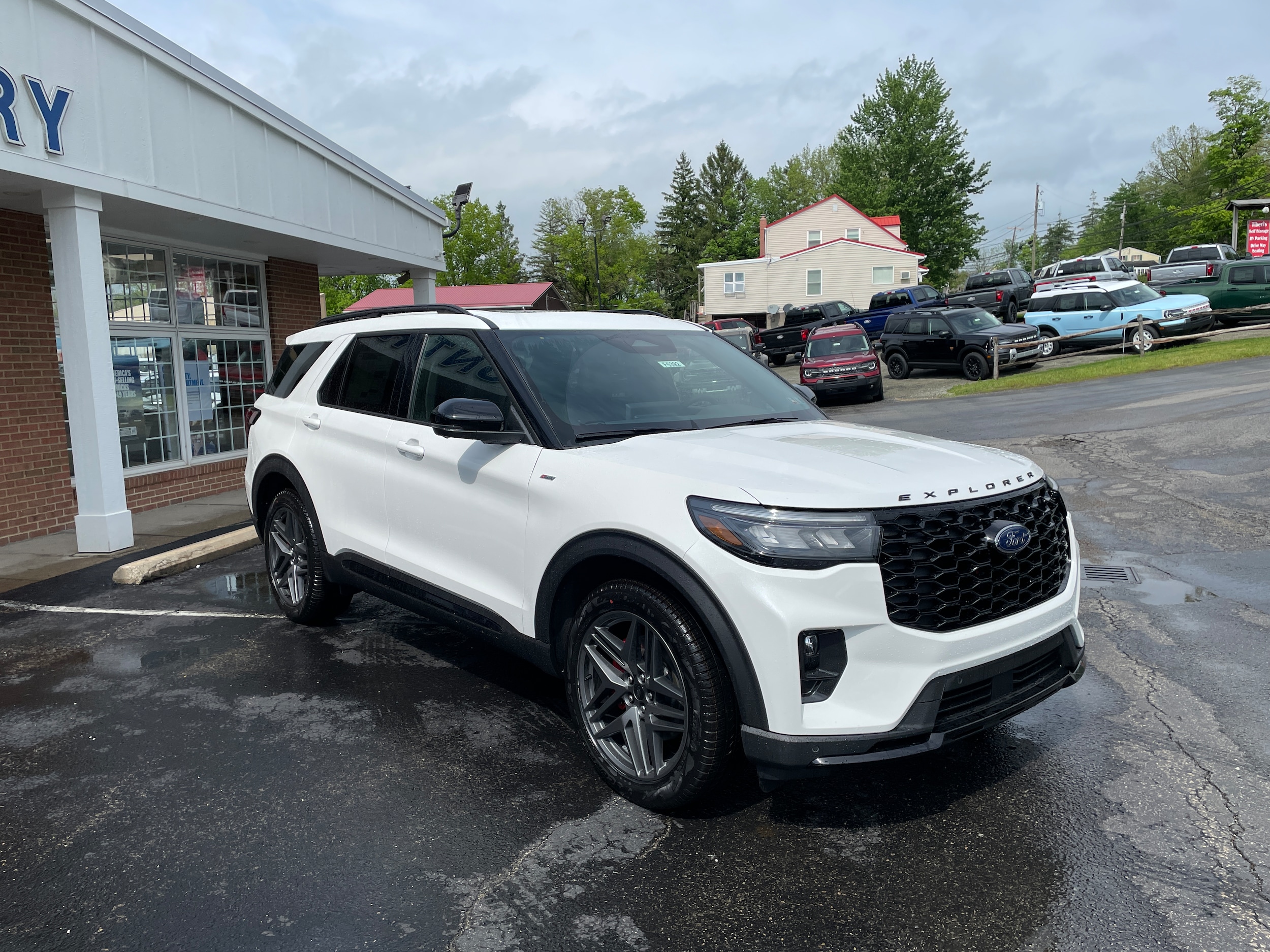 2026 Ford Explorer ST-Line Star White Metallic Tri-Coat at Town & Country Ford
