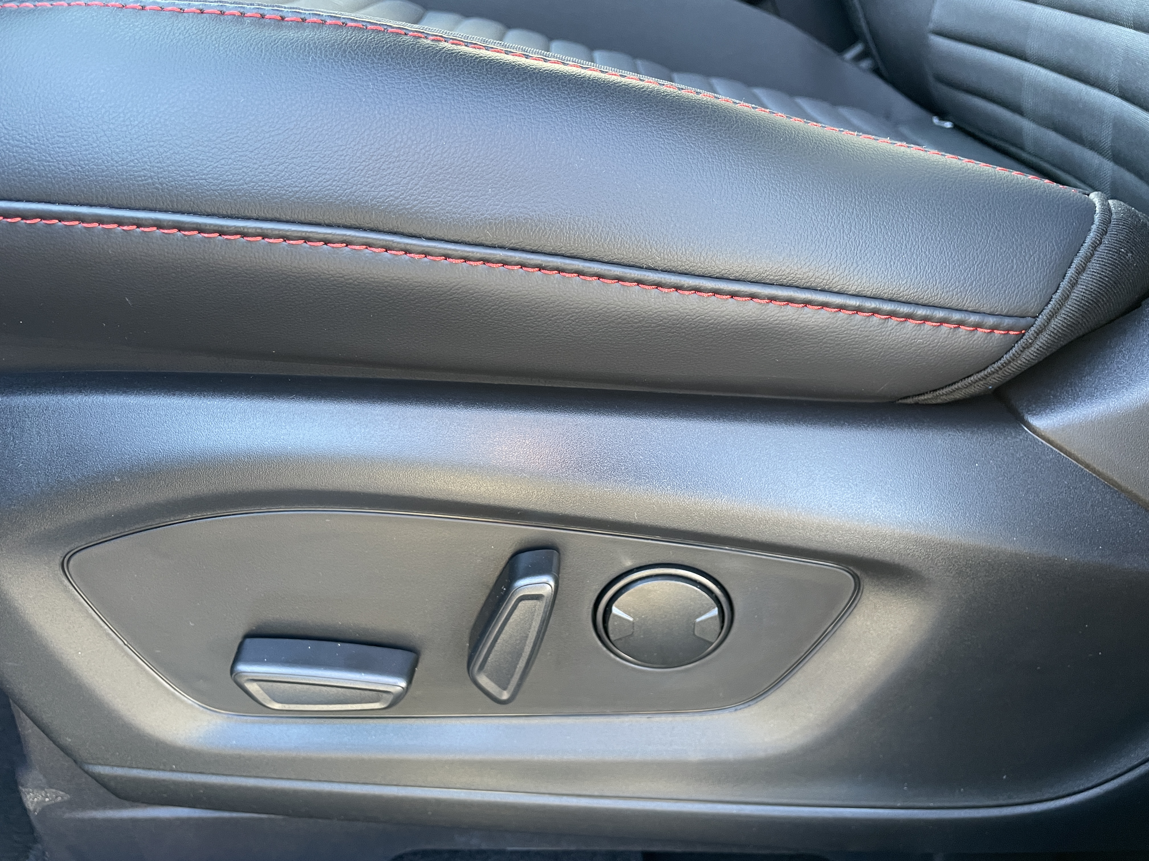 2027 Ford Explorer photo 15 of 35