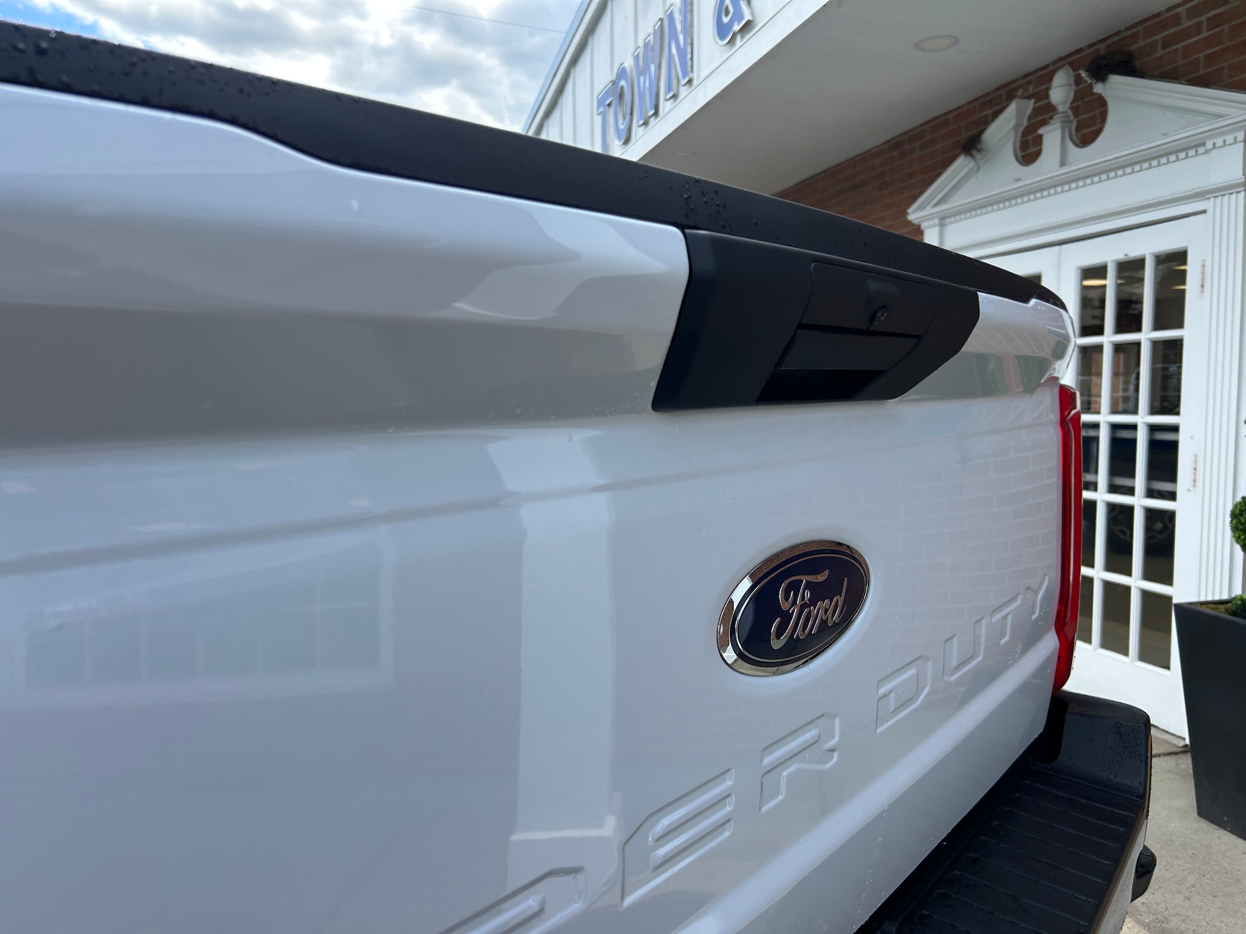2026 Ford Super Duty F-350&reg; XL Oxford White at Town & Country Ford