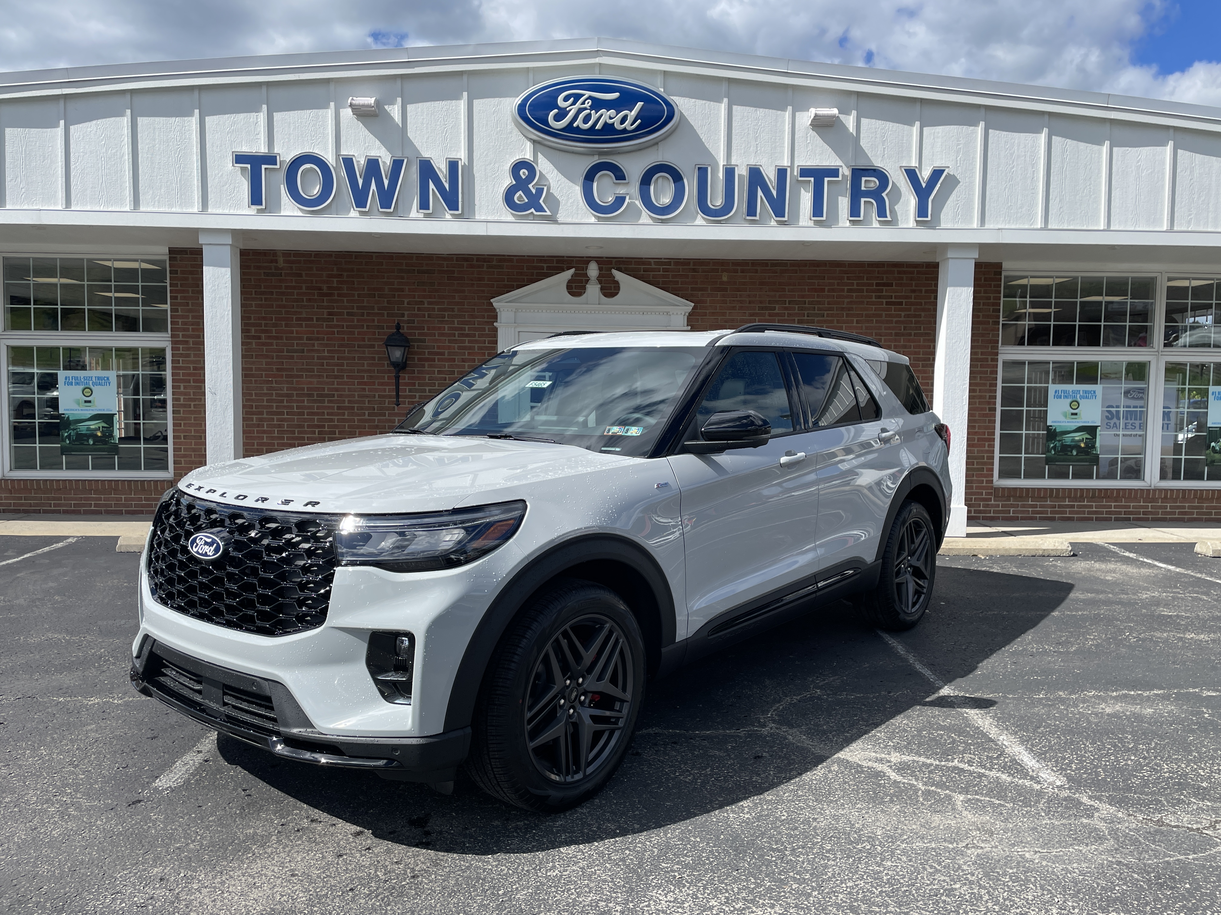 2027 Ford Explorer ST-Line SUV
