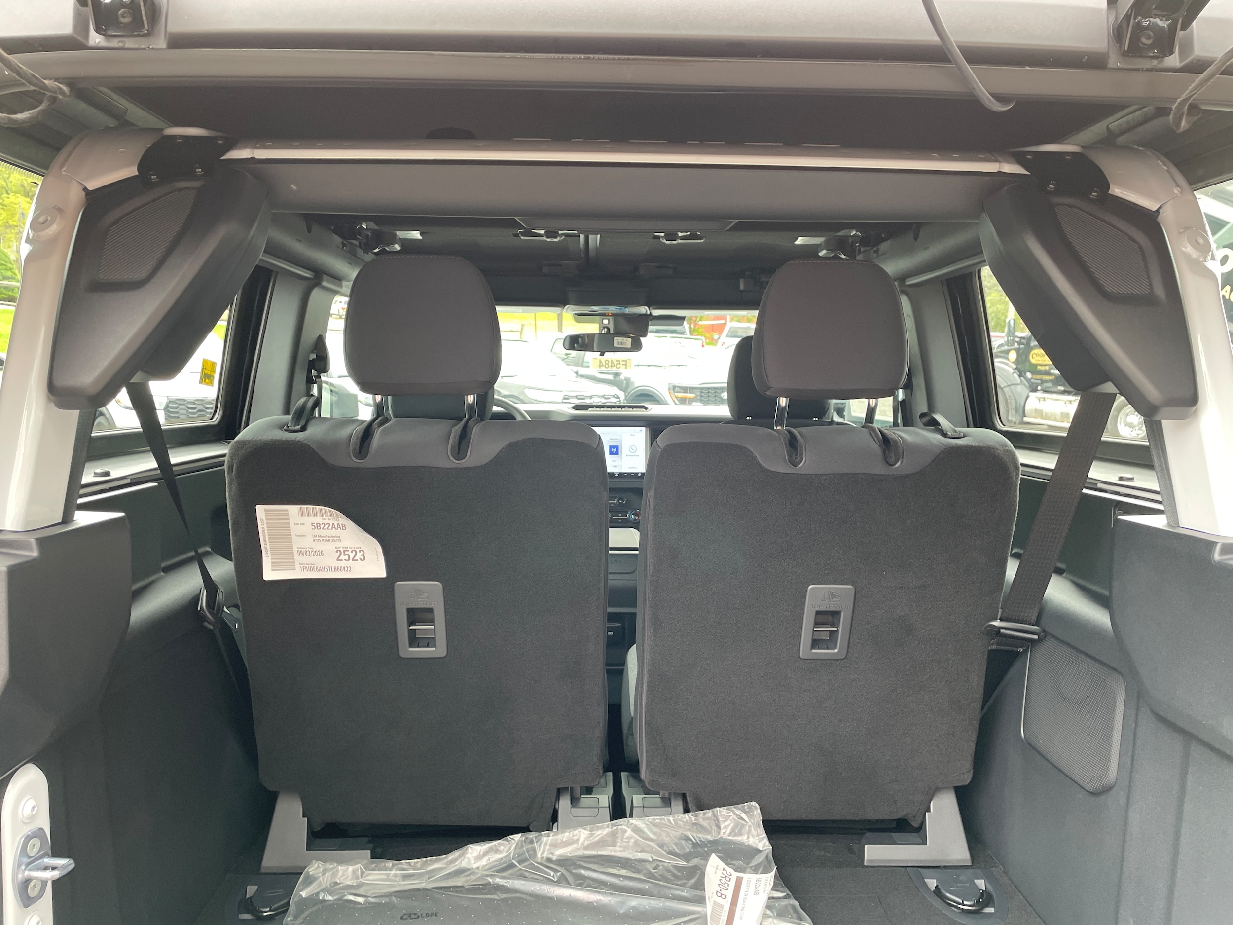 2026 Ford Bronco Base Oxford White at Town & Country Ford