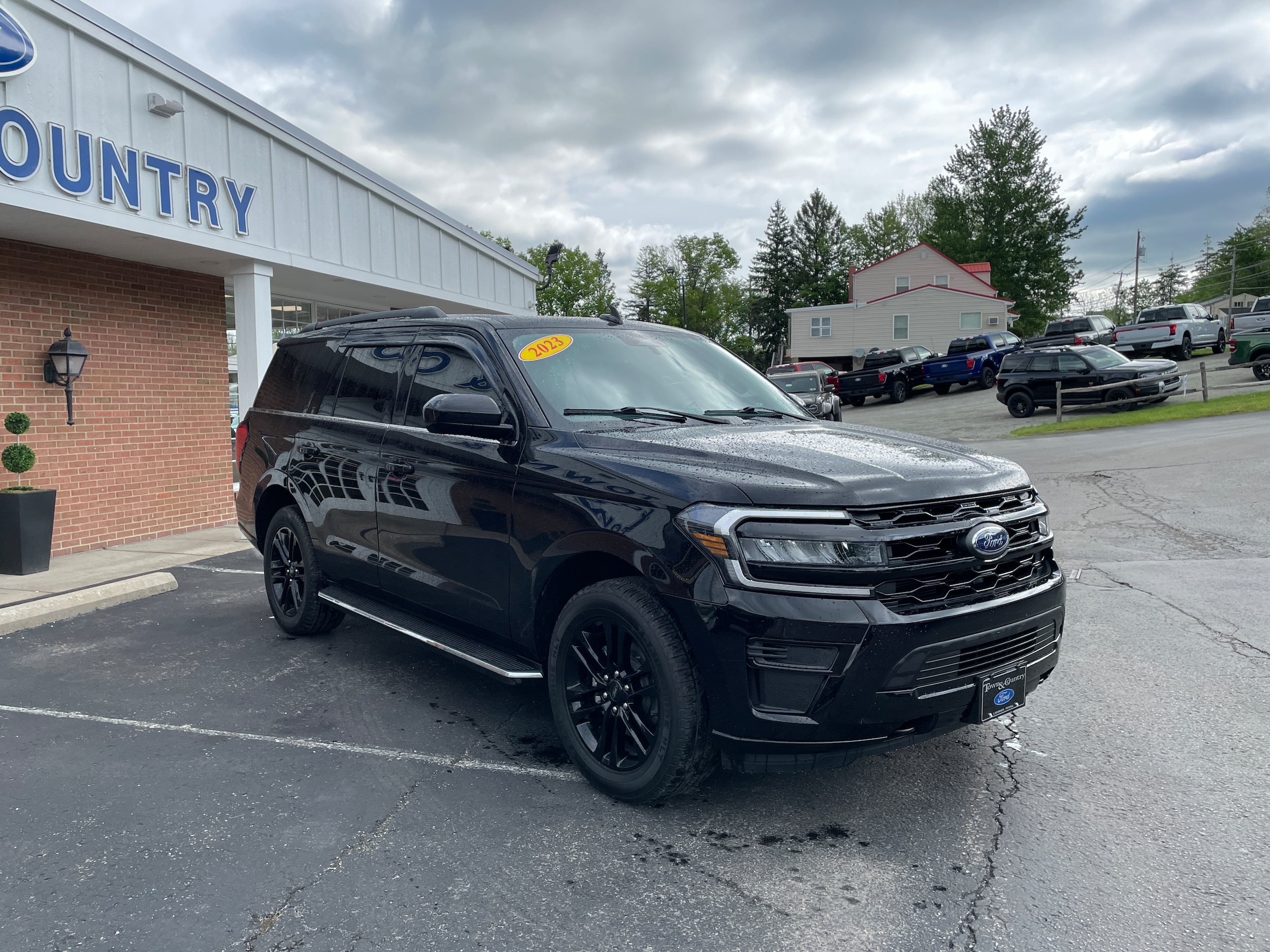 2023 Ford Expedition XLT Agate Black Metallic at Auto Express Rt. 8