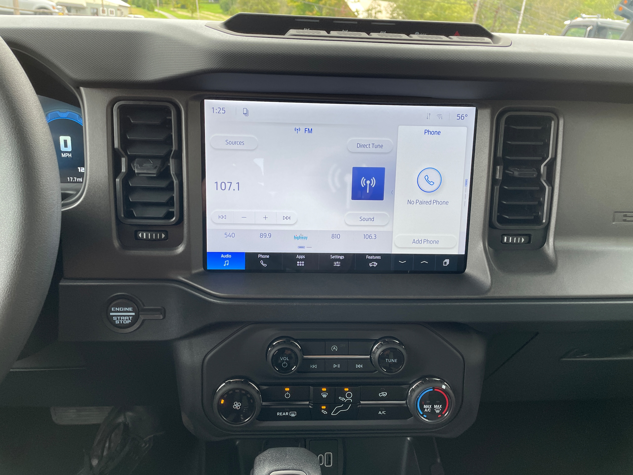 2026 Ford Bronco Base Oxford White at Town & Country Ford