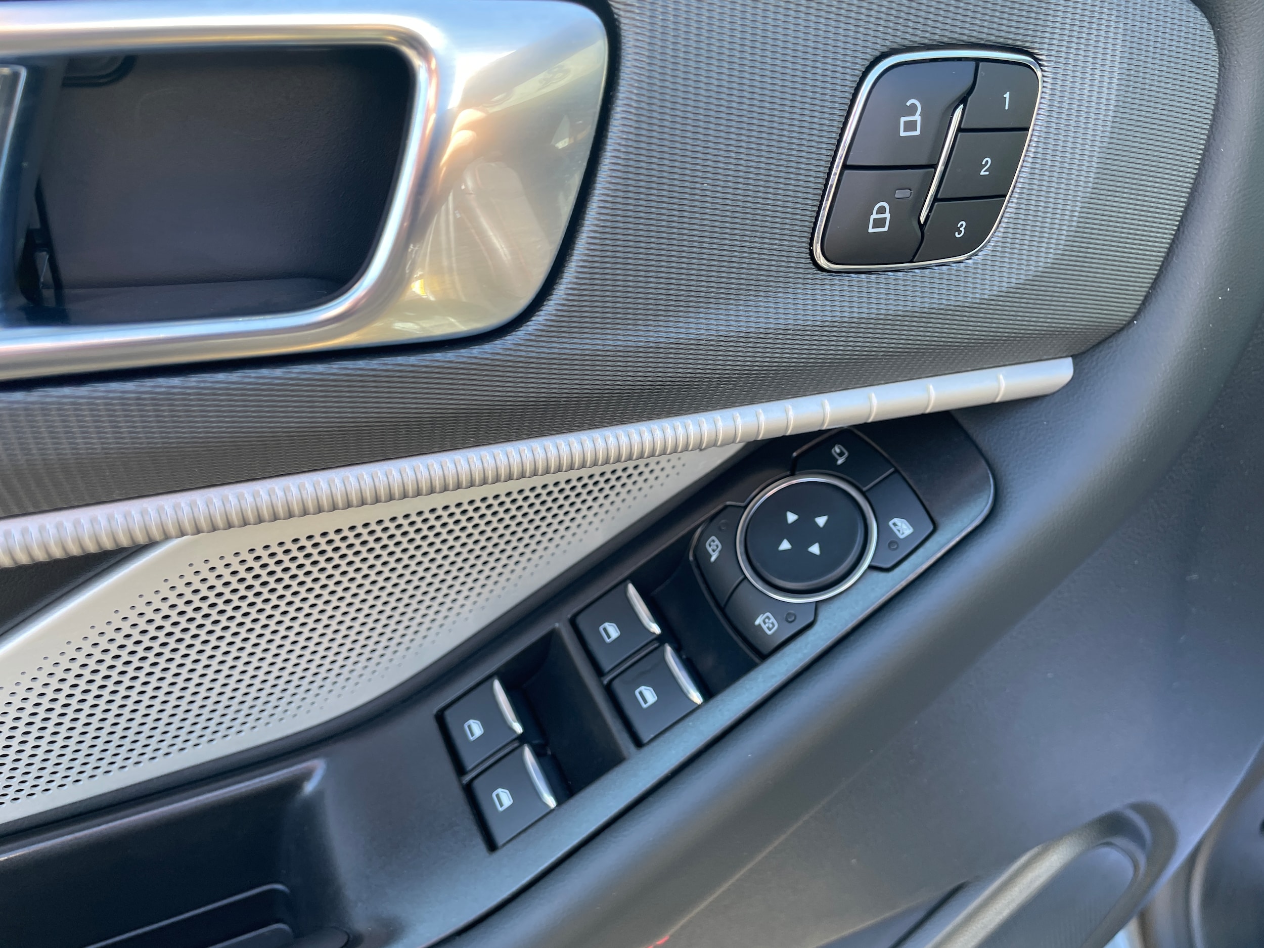2026 Ford Explorer photo 17 of 28