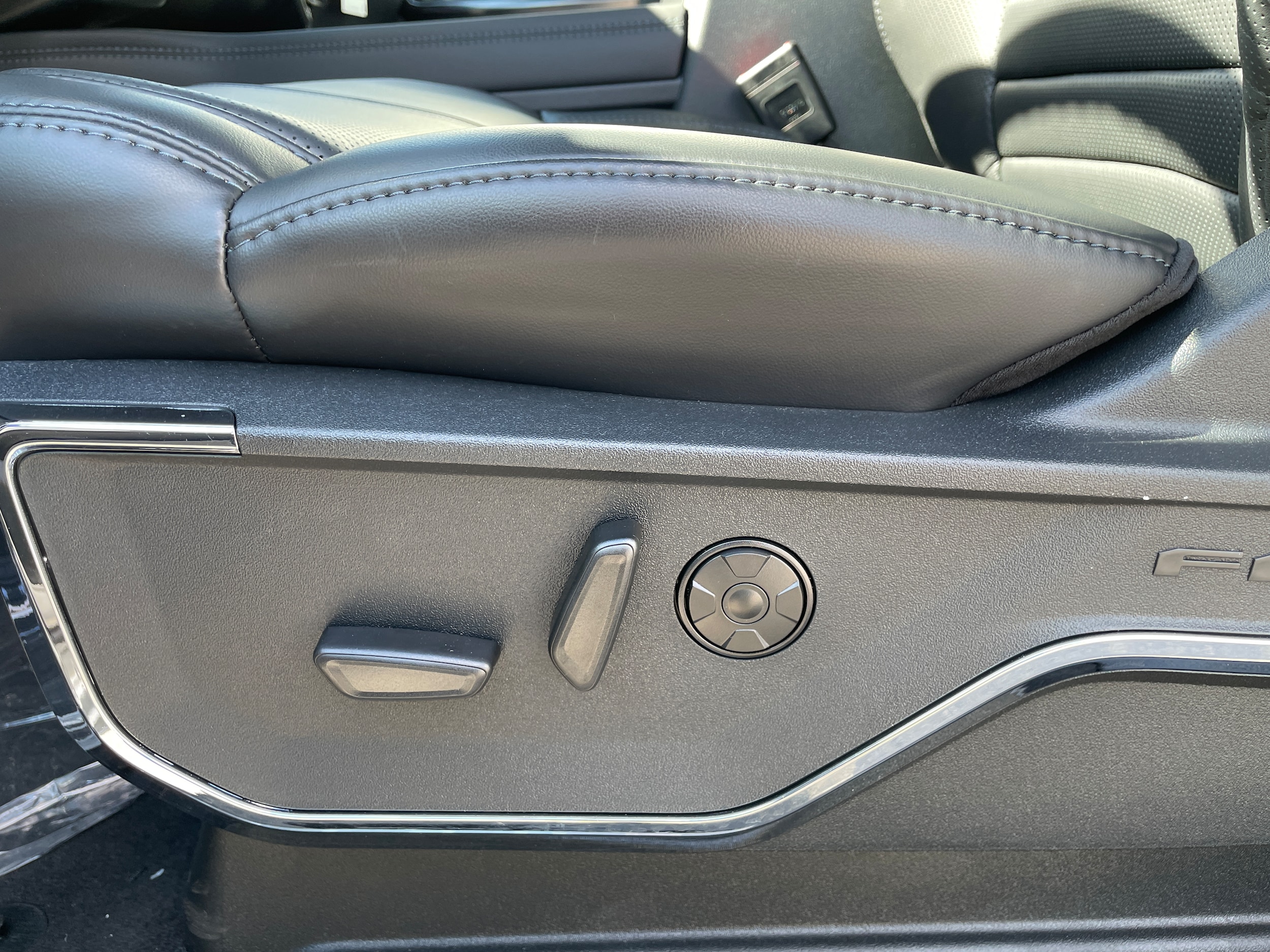 2027 Ford F-250 Pickup photo 15 of 43