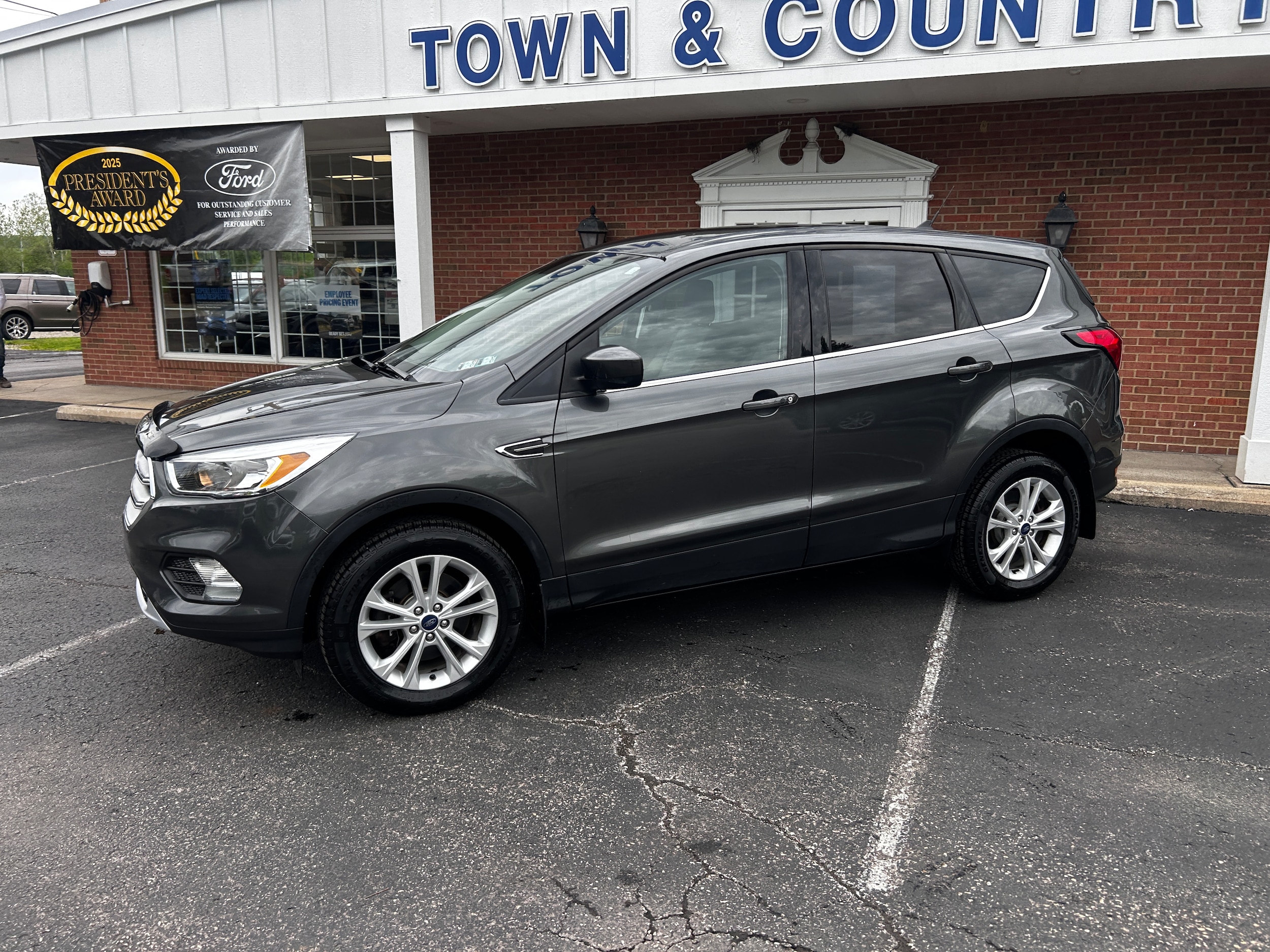 2019 Ford Escape SE Magnetic Metallic at Premiere Auto Sales