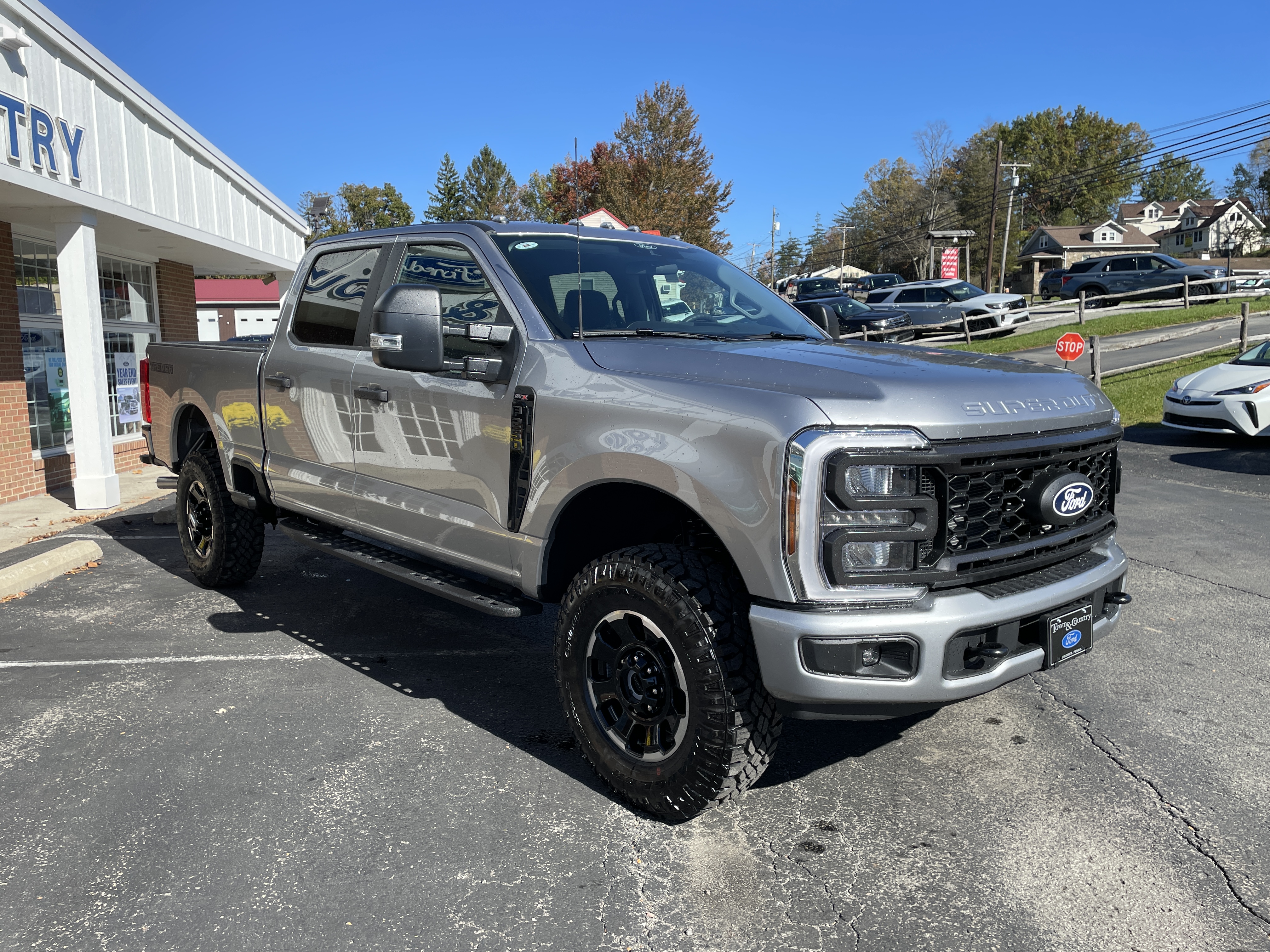 2027 Ford F-250 Pickup photo 3 of 33