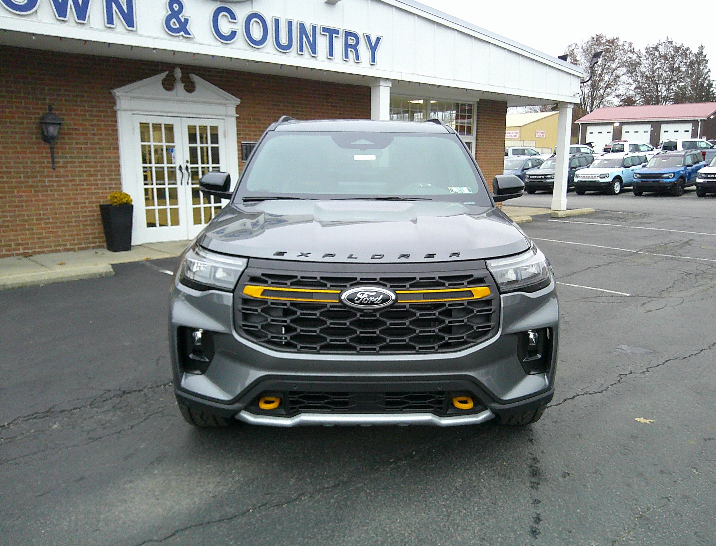 2026 Ford Explorer photo 3