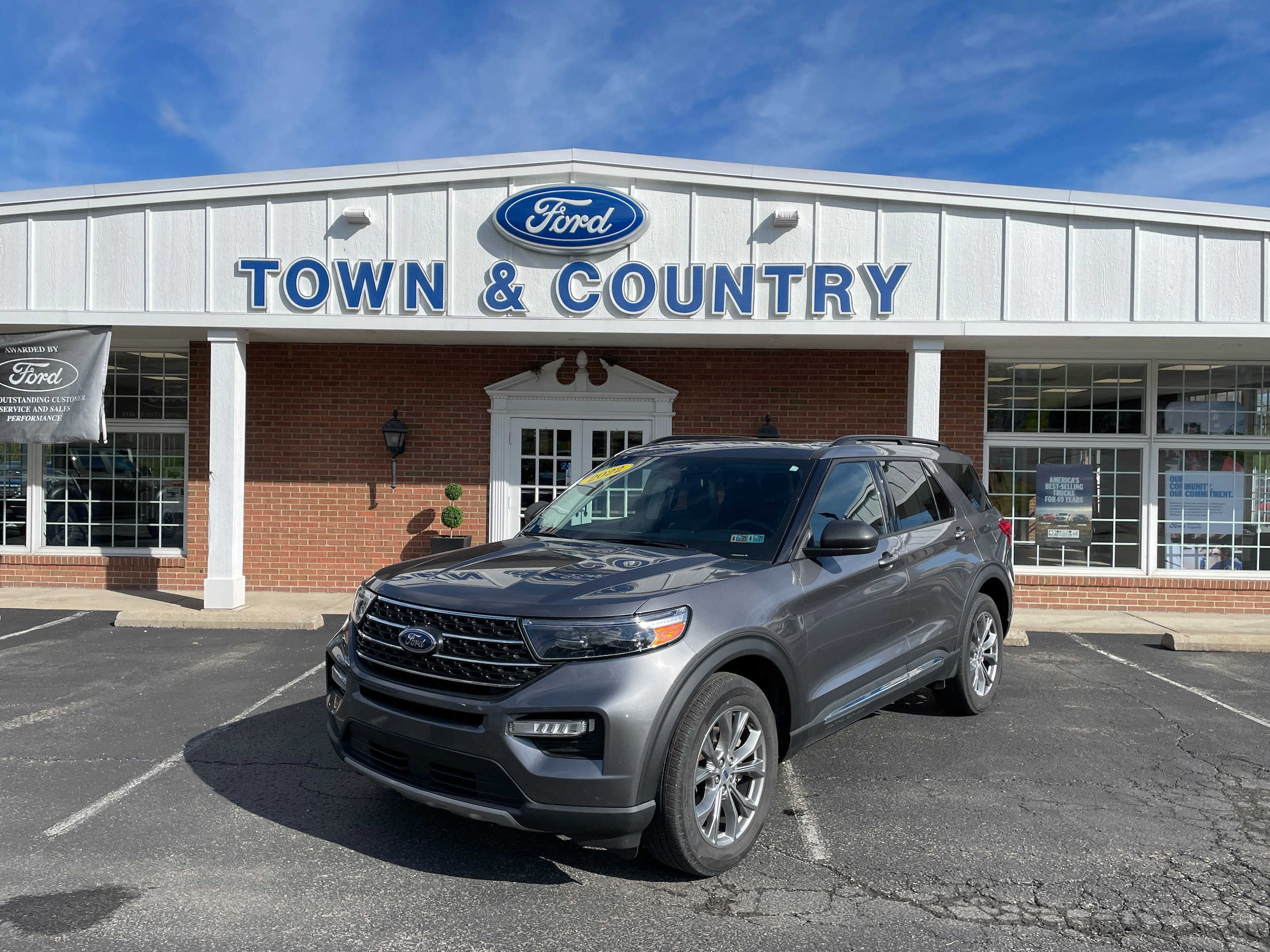 2022 Ford Explorer XLT - 0