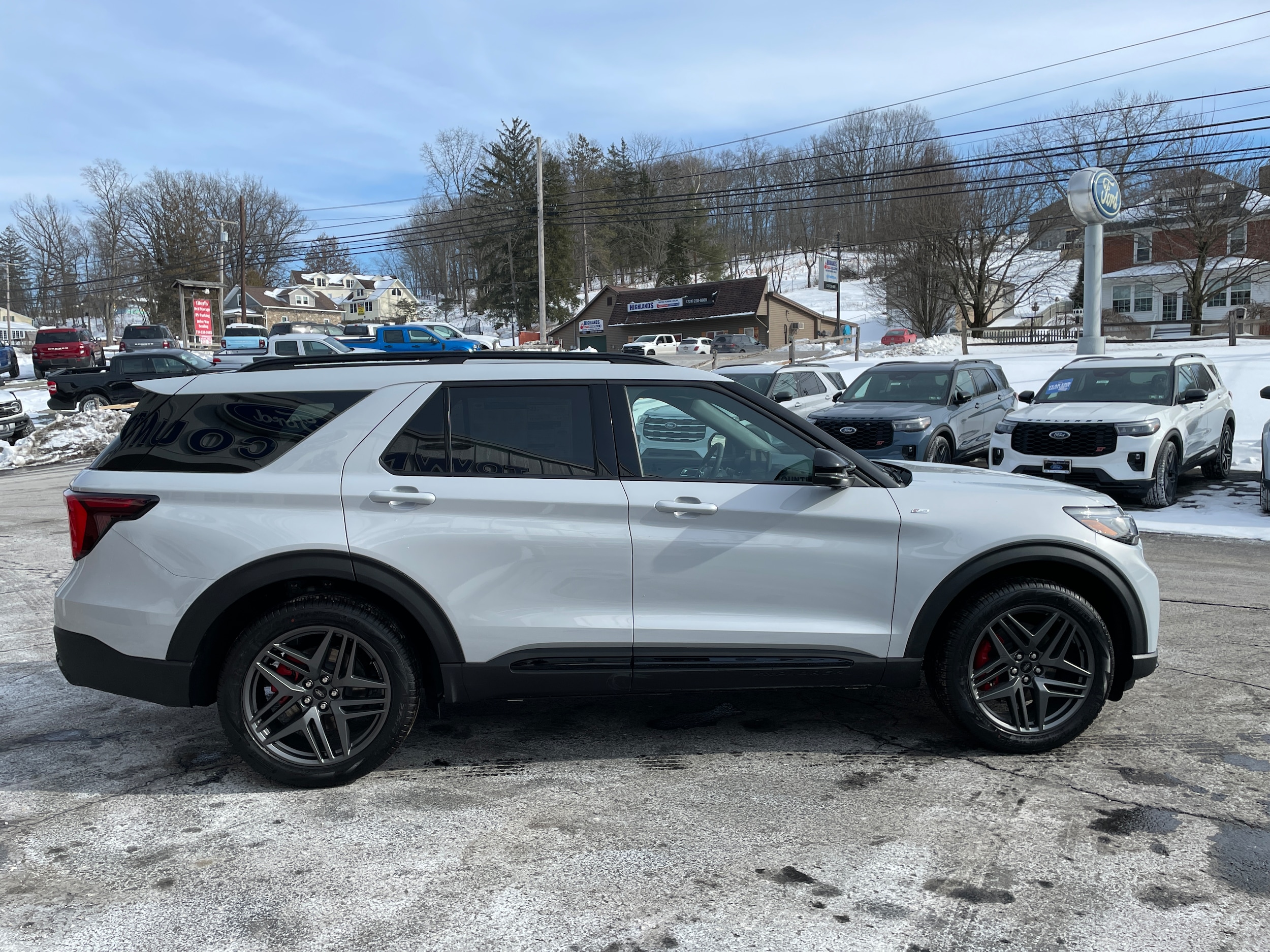2026 Ford Explorer ST-Line - 3