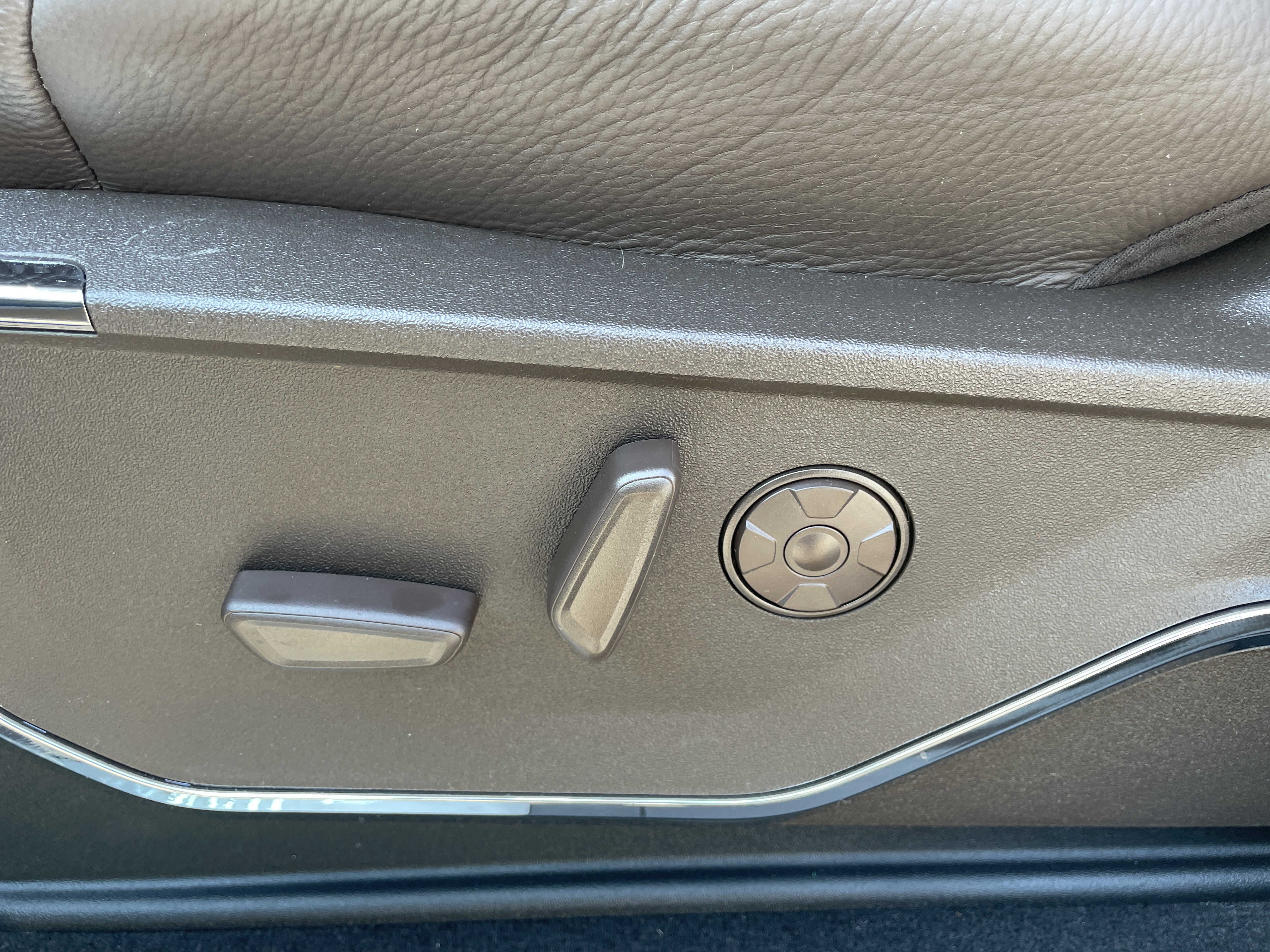 2027 Ford F-350 Pickup photo 13 of 38
