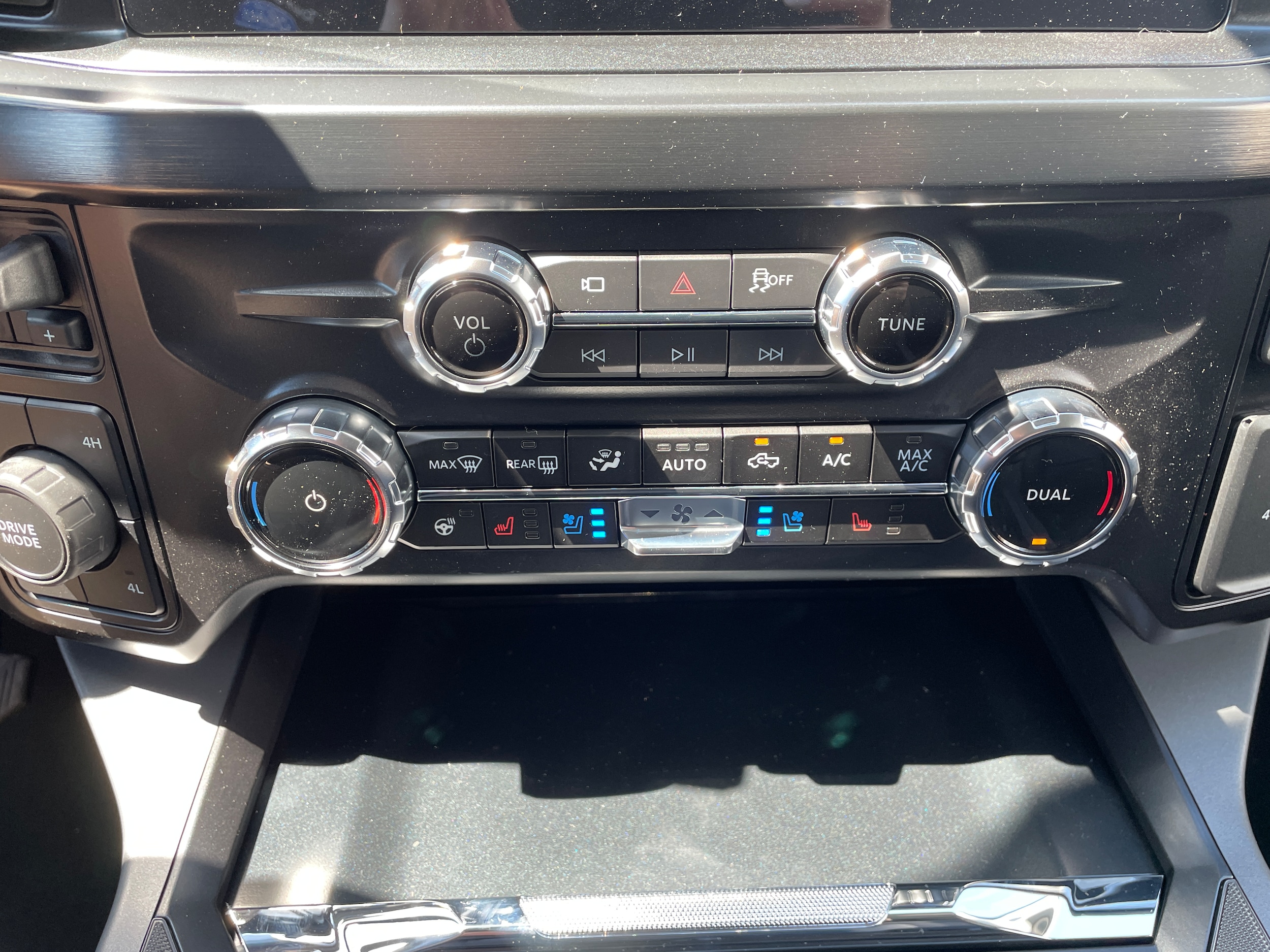2026 Ford F-350 Pickup F-350&reg; Lariat&reg; Oxford White at Town & Country Ford