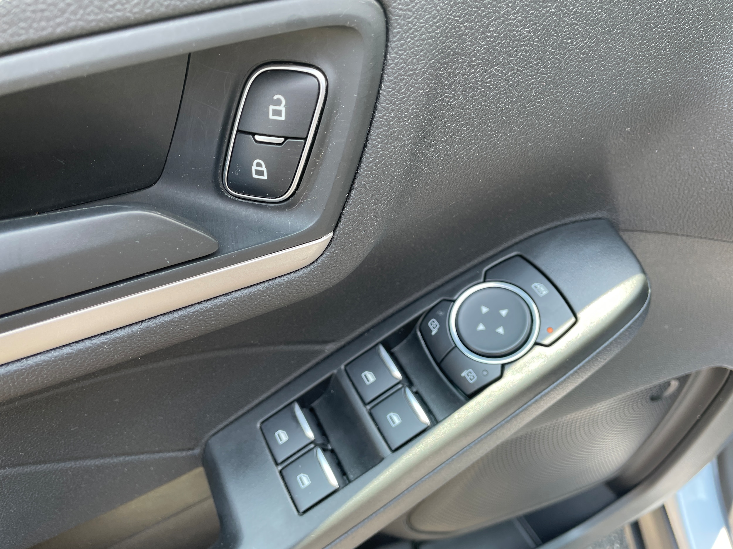 2022 Ford Escape SE Iced Blue Silver Metallic at Warne Motors