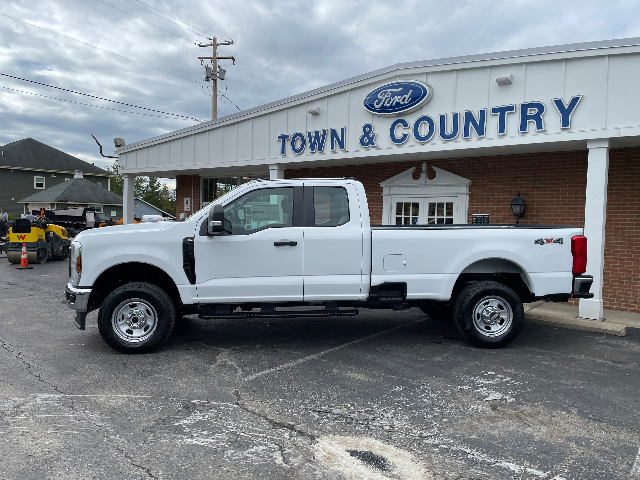 2027 Ford F-350 Pickup F-350&reg; XL Oxford White at Town & Country Ford