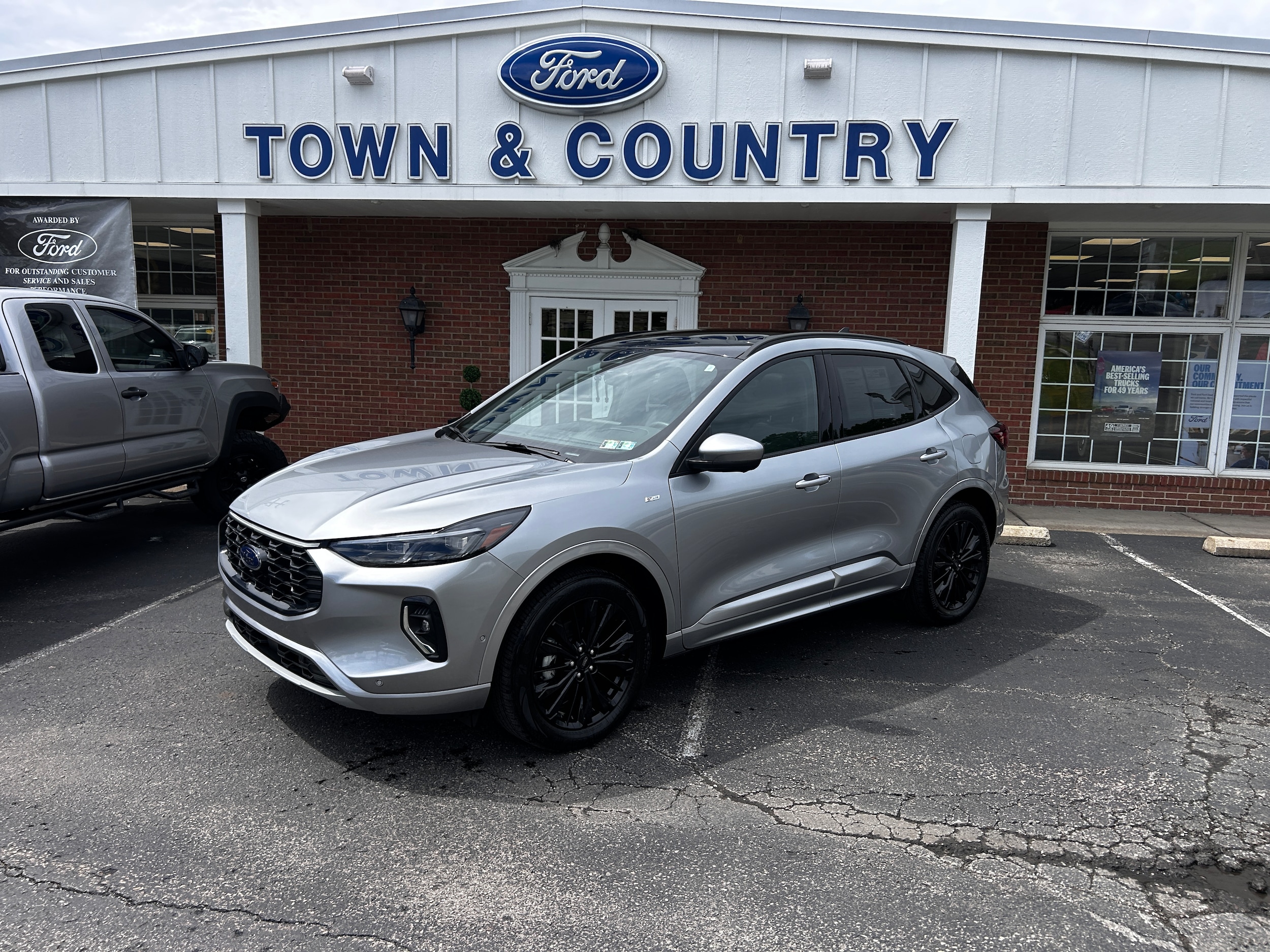 2023 Ford Escape ST-Line Elite Iconic Silver Metallic at Town & Country Ford