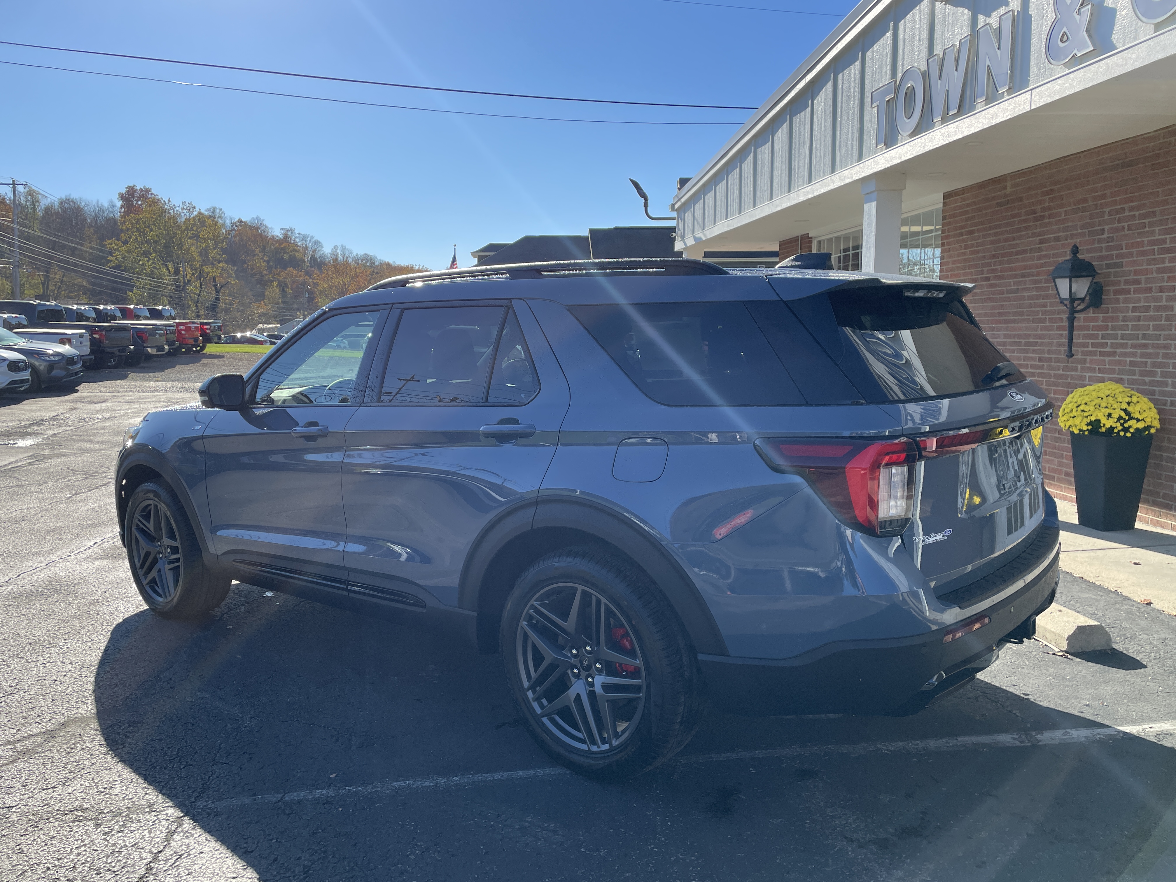 2027 Ford Explorer photo 8 of 35