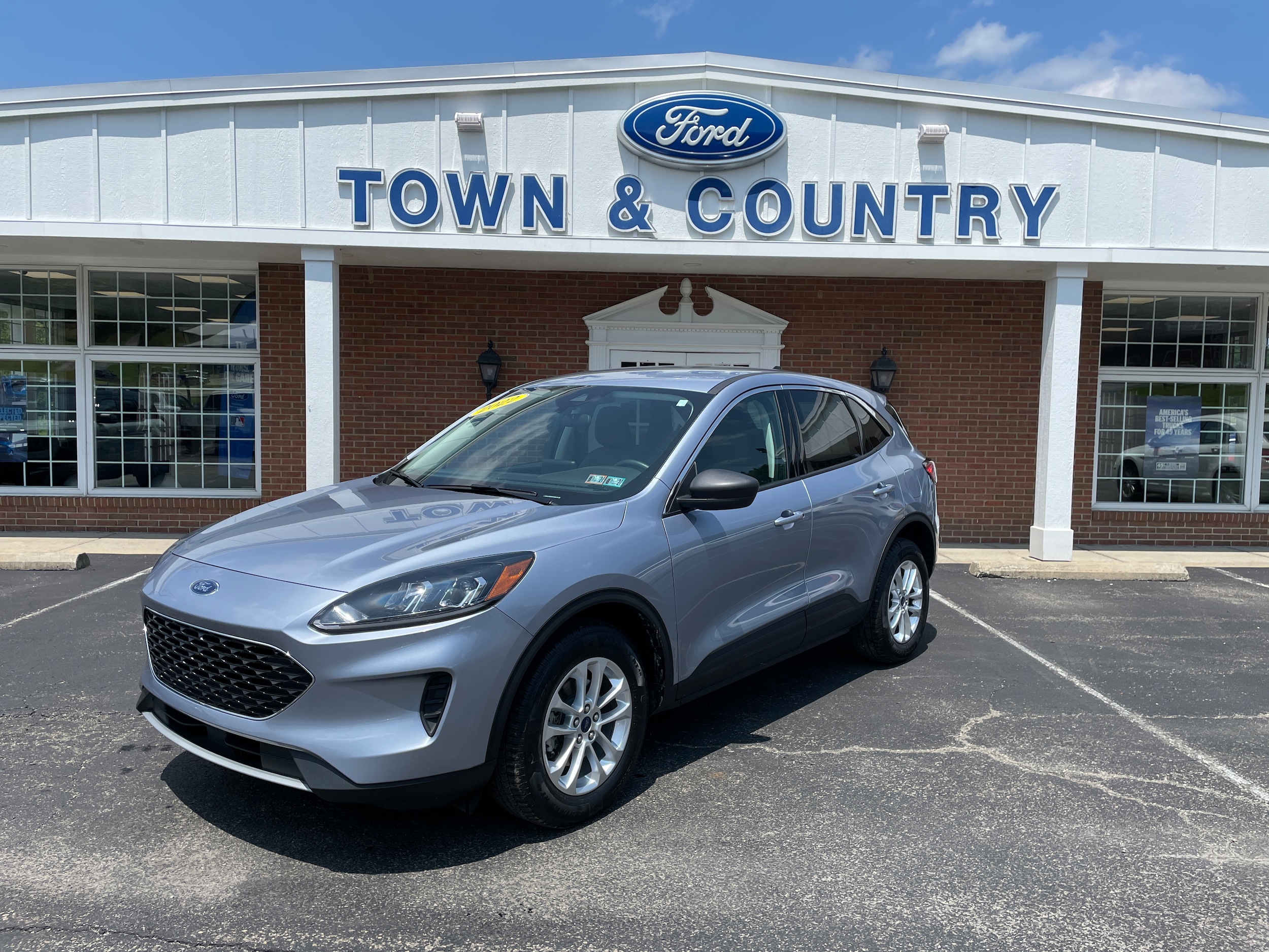 2022 Ford Escape SE Iced Blue Silver Metallic at Warne Motors
