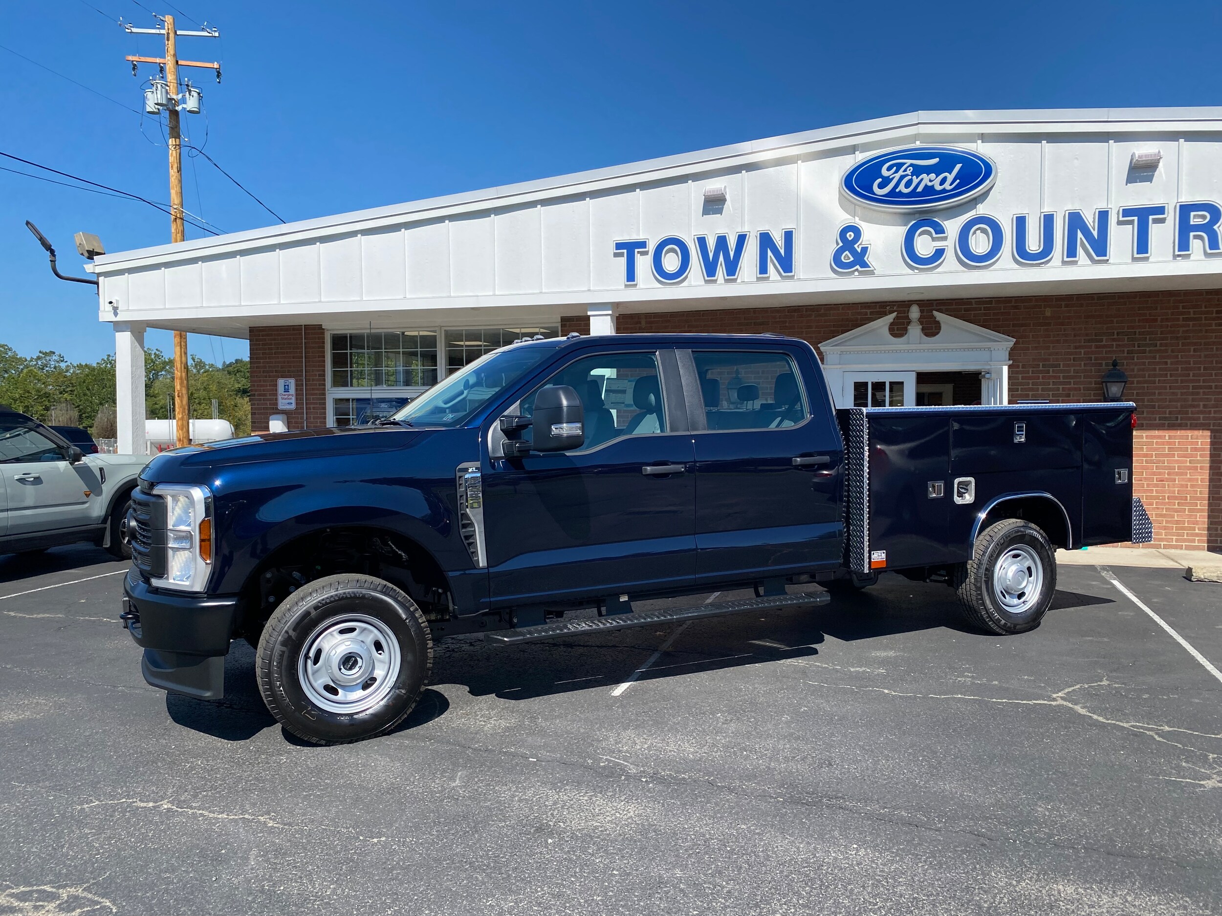2025 Ford F-250 XL photo 3